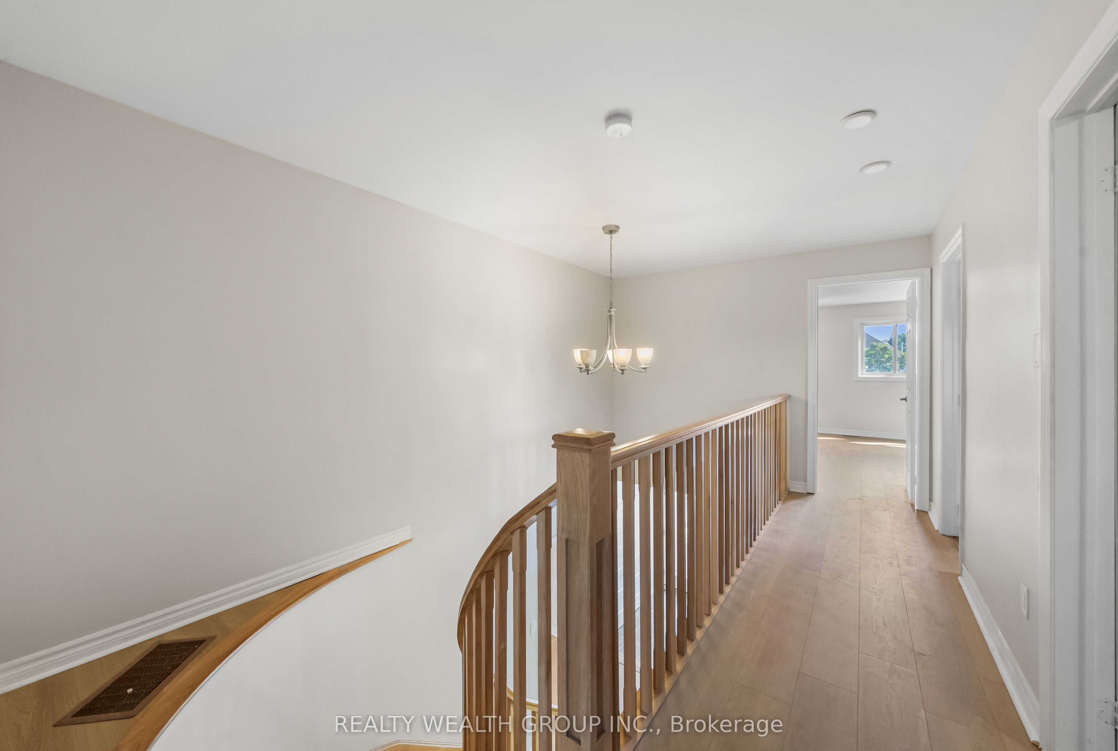 514 Grove Street E Property Photo 20