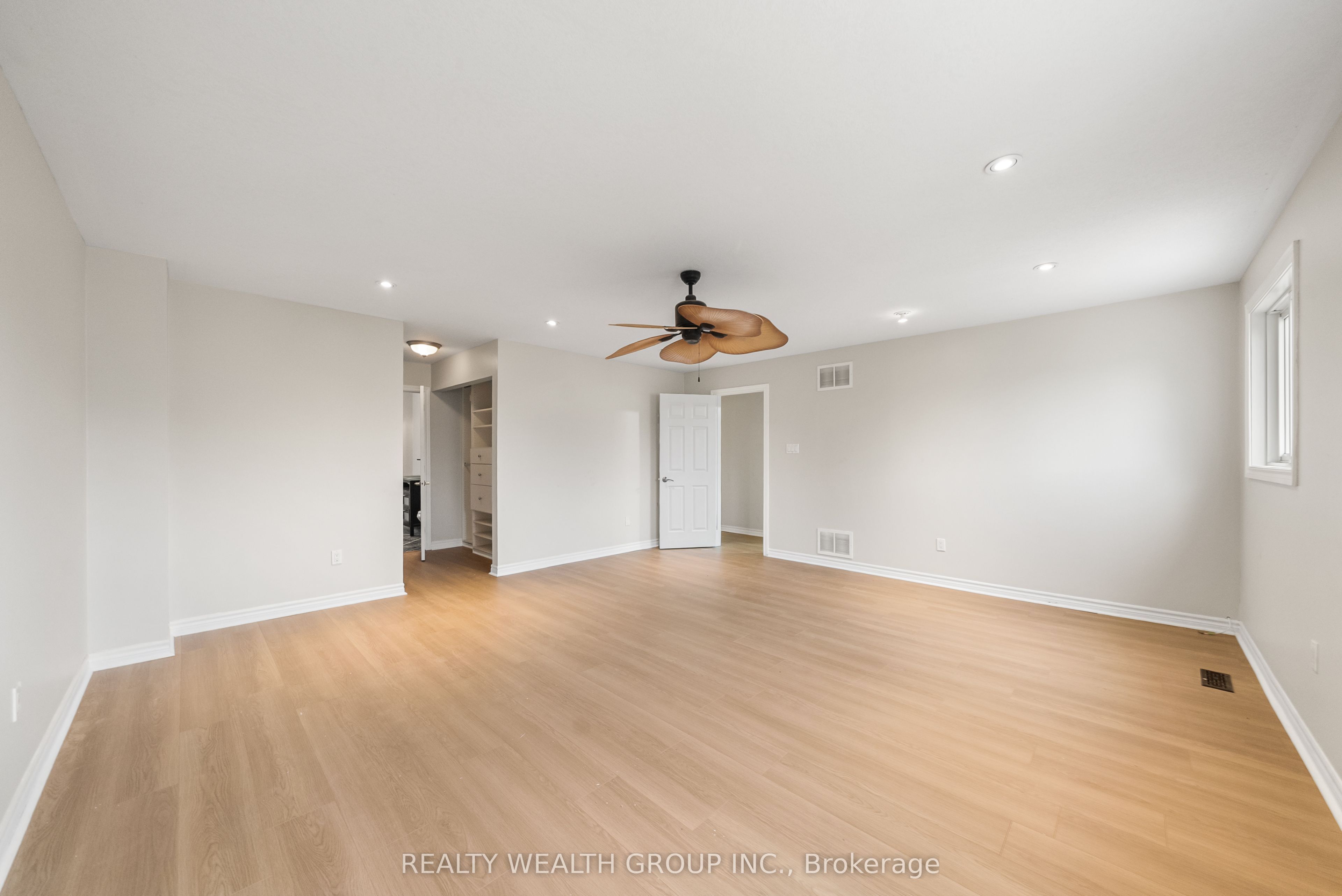 514 Grove Street E Property Photo 21