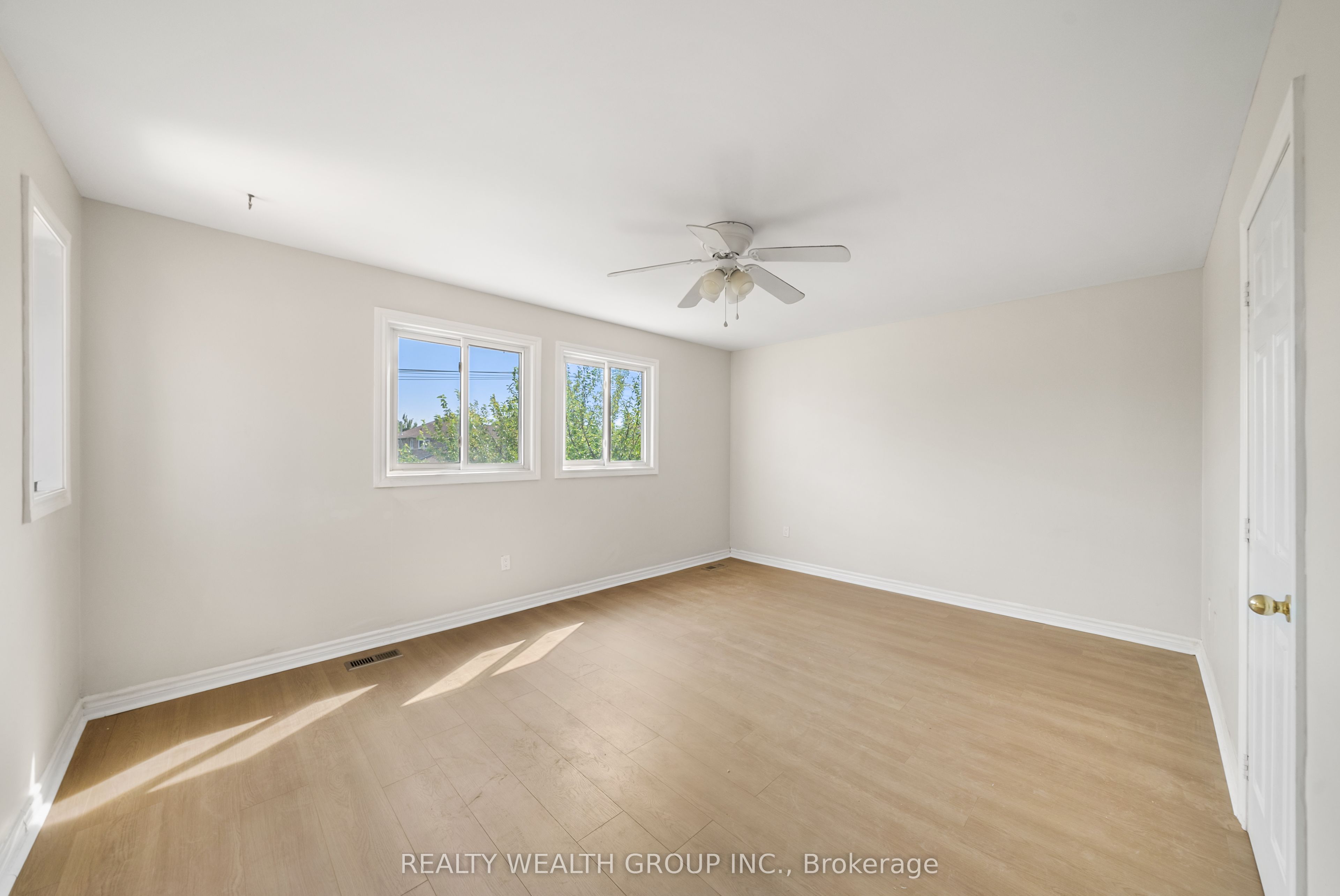 514 Grove Street E Property Photo 26