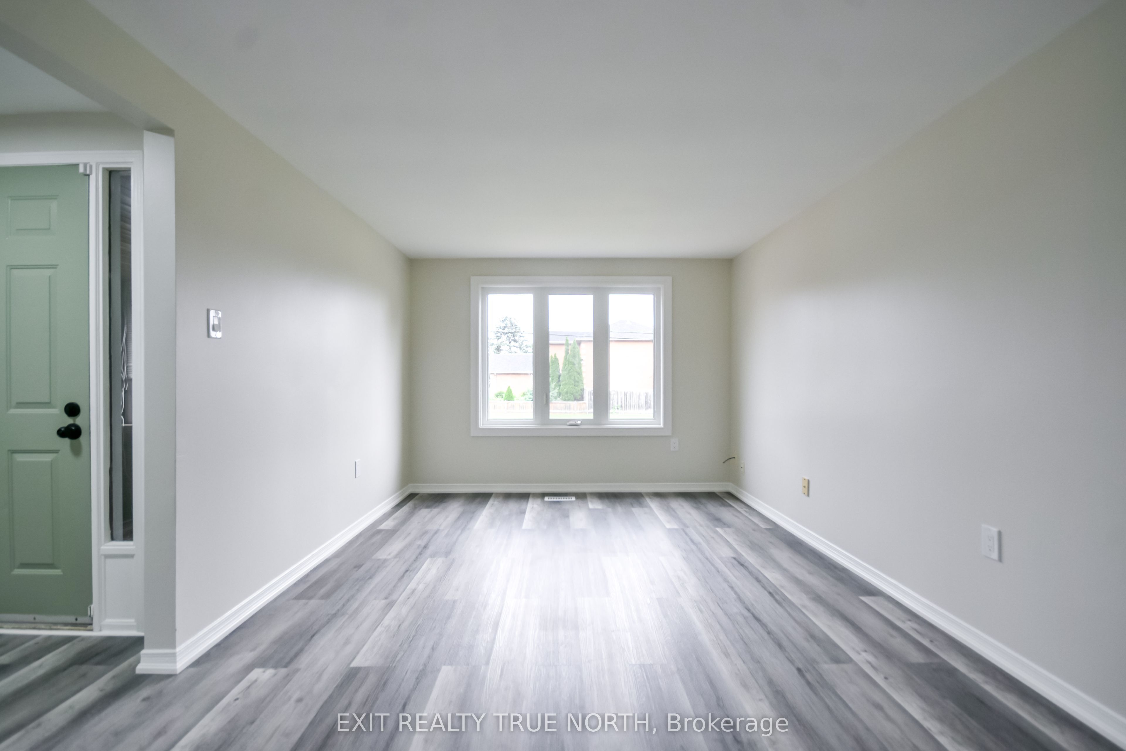 426 Sunnidale Road Property Photo 4