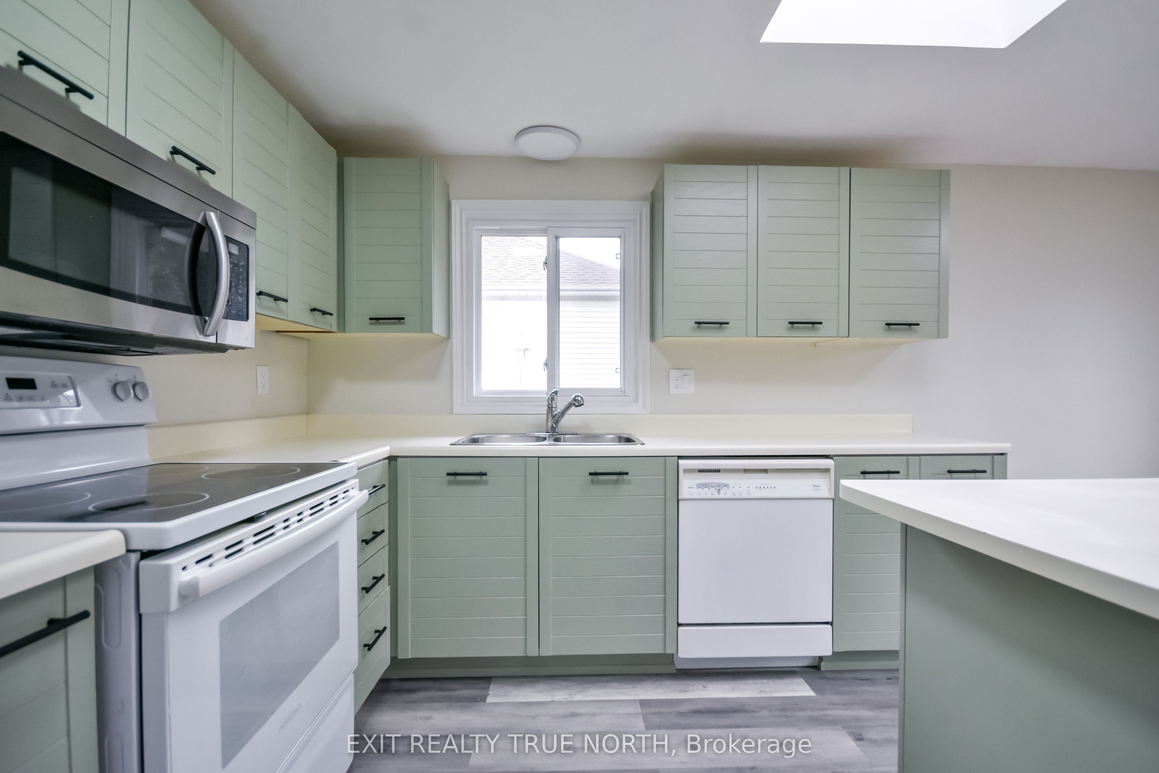 426 Sunnidale Road Property Photo 8