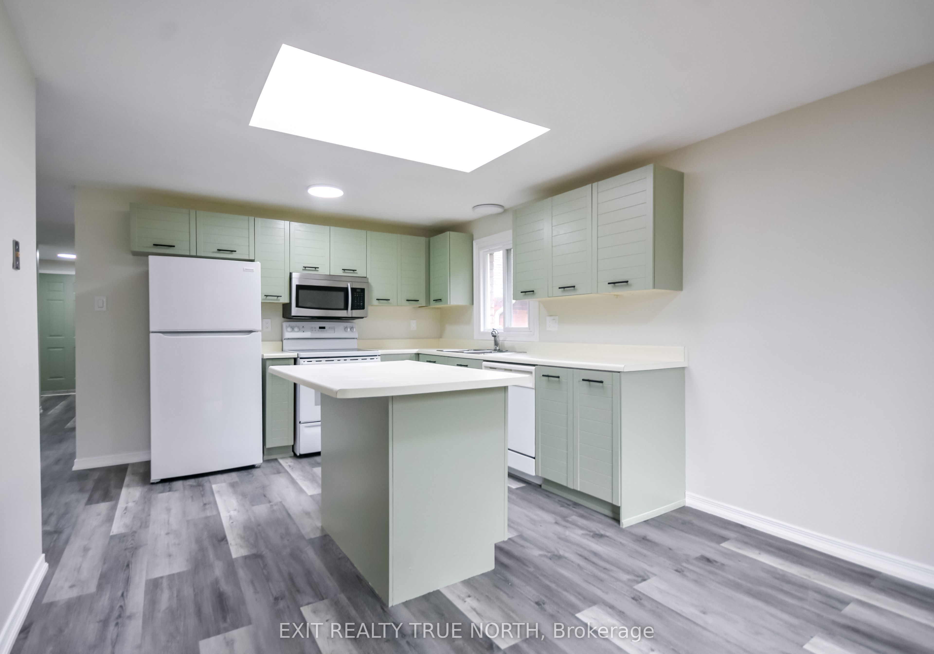 426 Sunnidale Road Property Photo 9