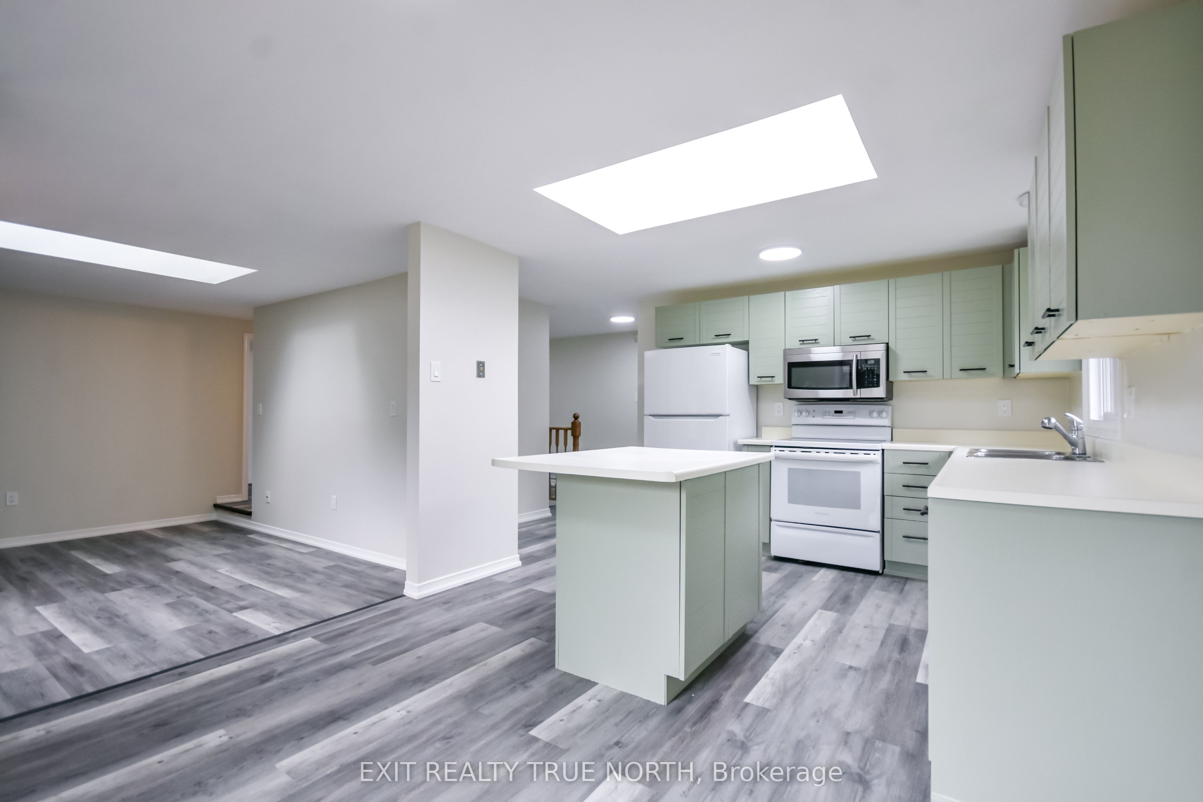 426 Sunnidale Road Property Photo 10
