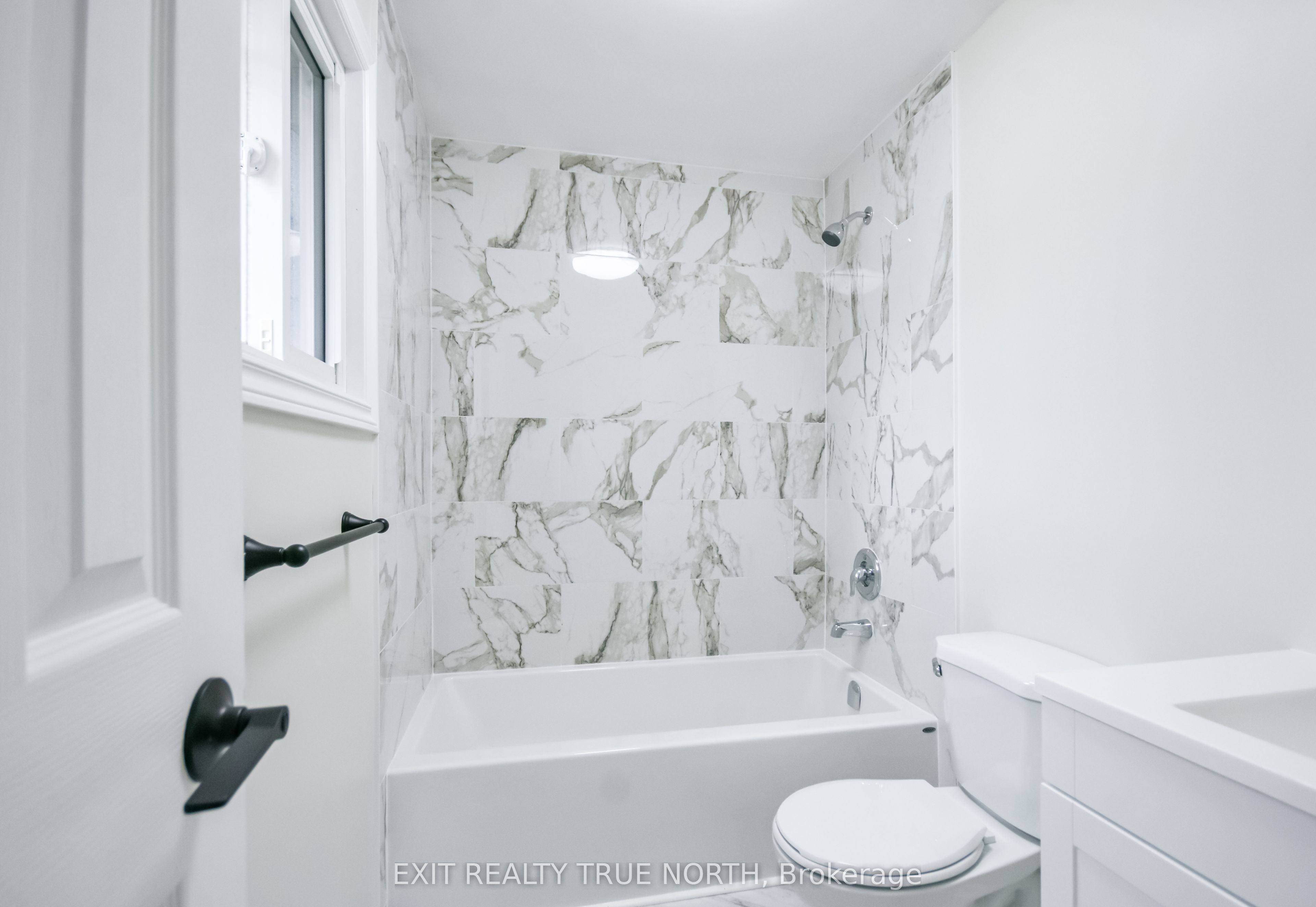 426 Sunnidale Road Property Photo 17