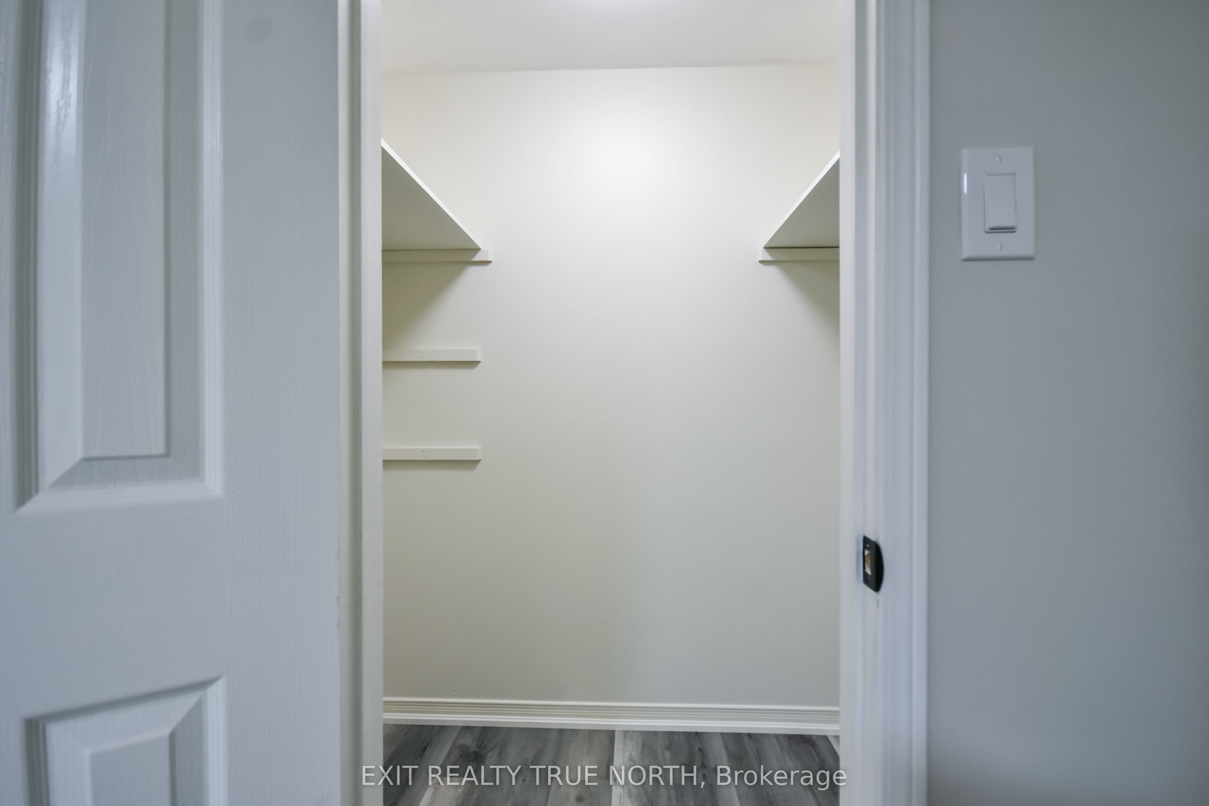 426 Sunnidale Road Property Photo 18