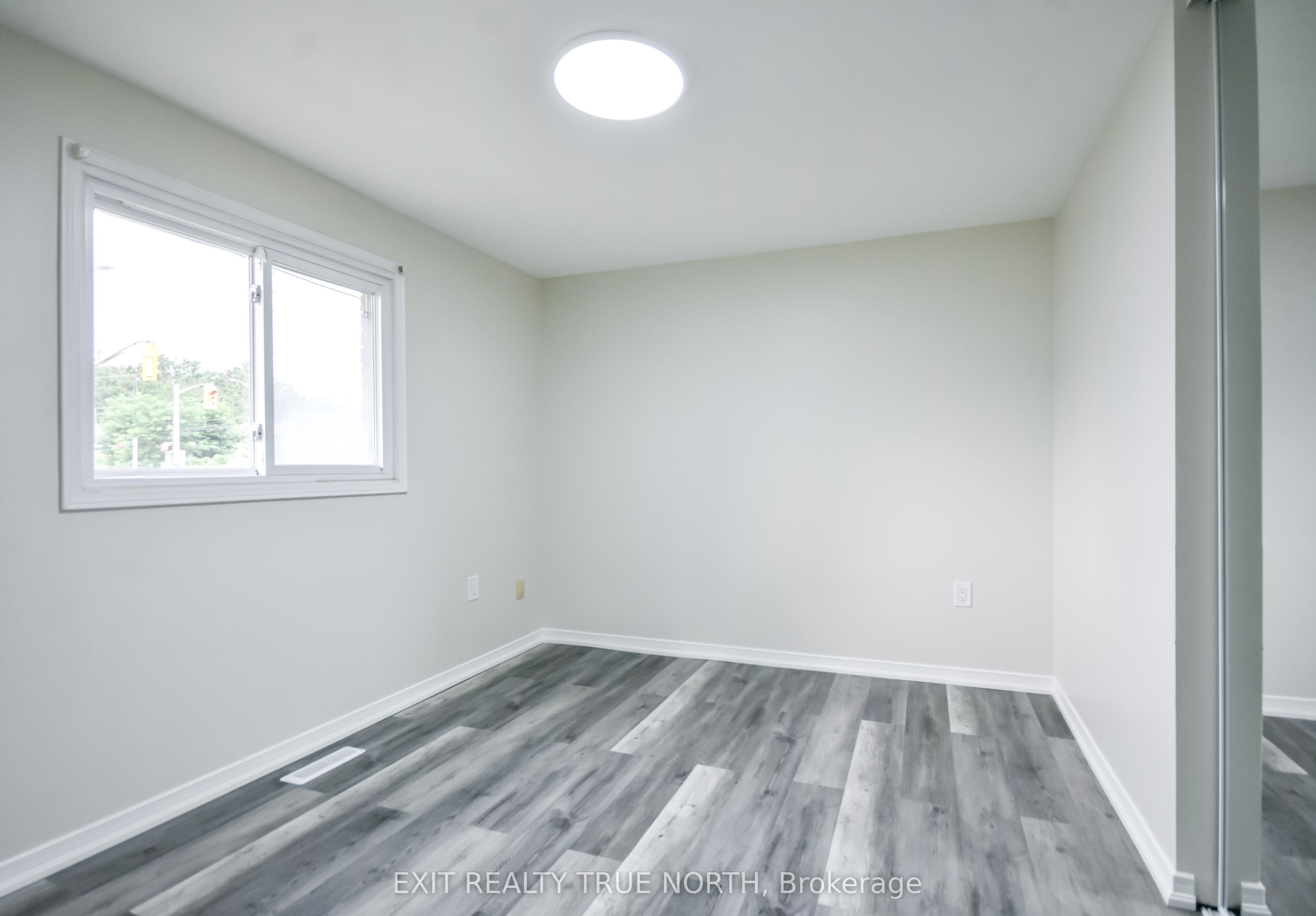 426 Sunnidale Road Property Photo 21