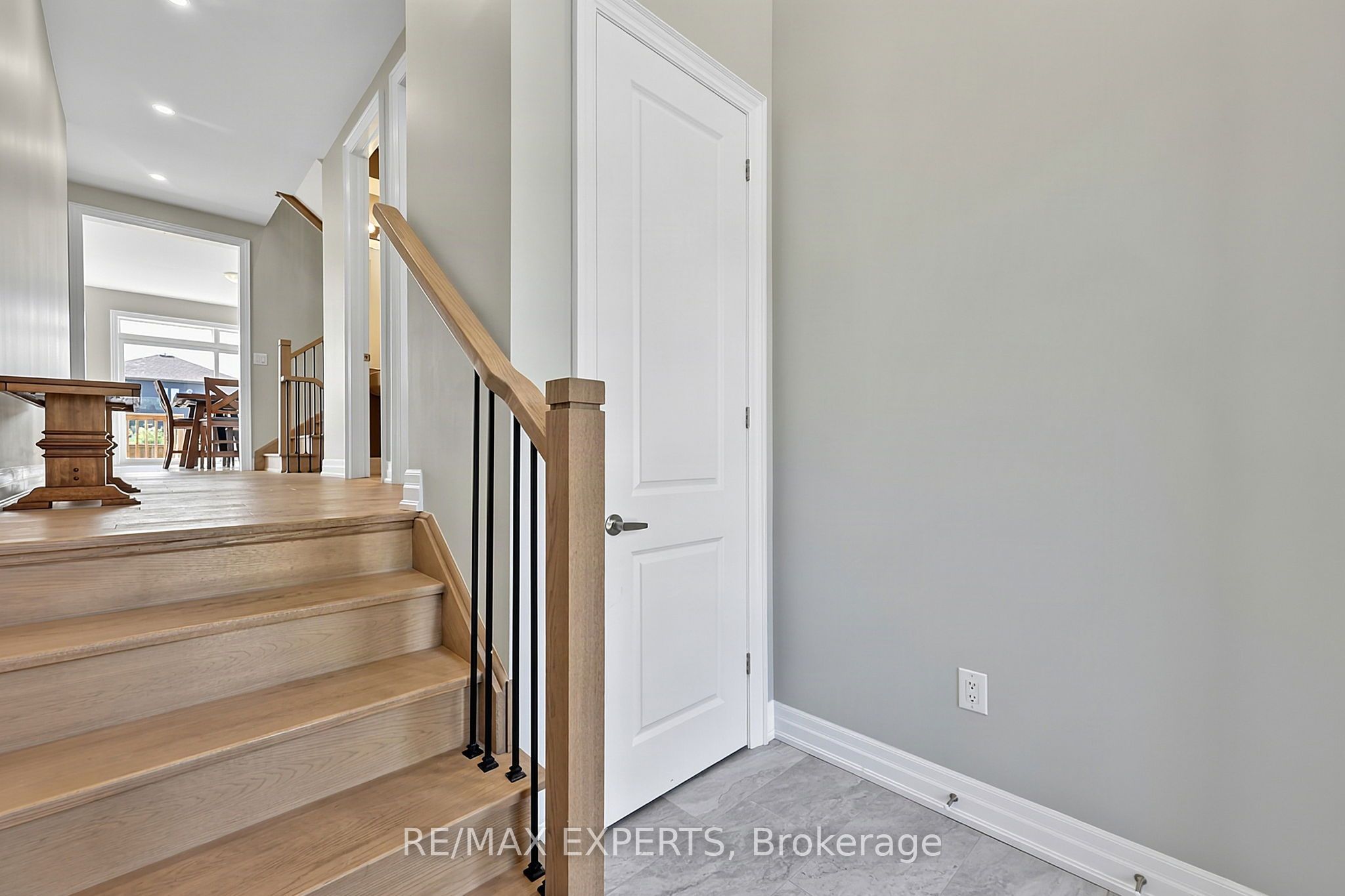 222 Mapleside Drive Property Photo 4