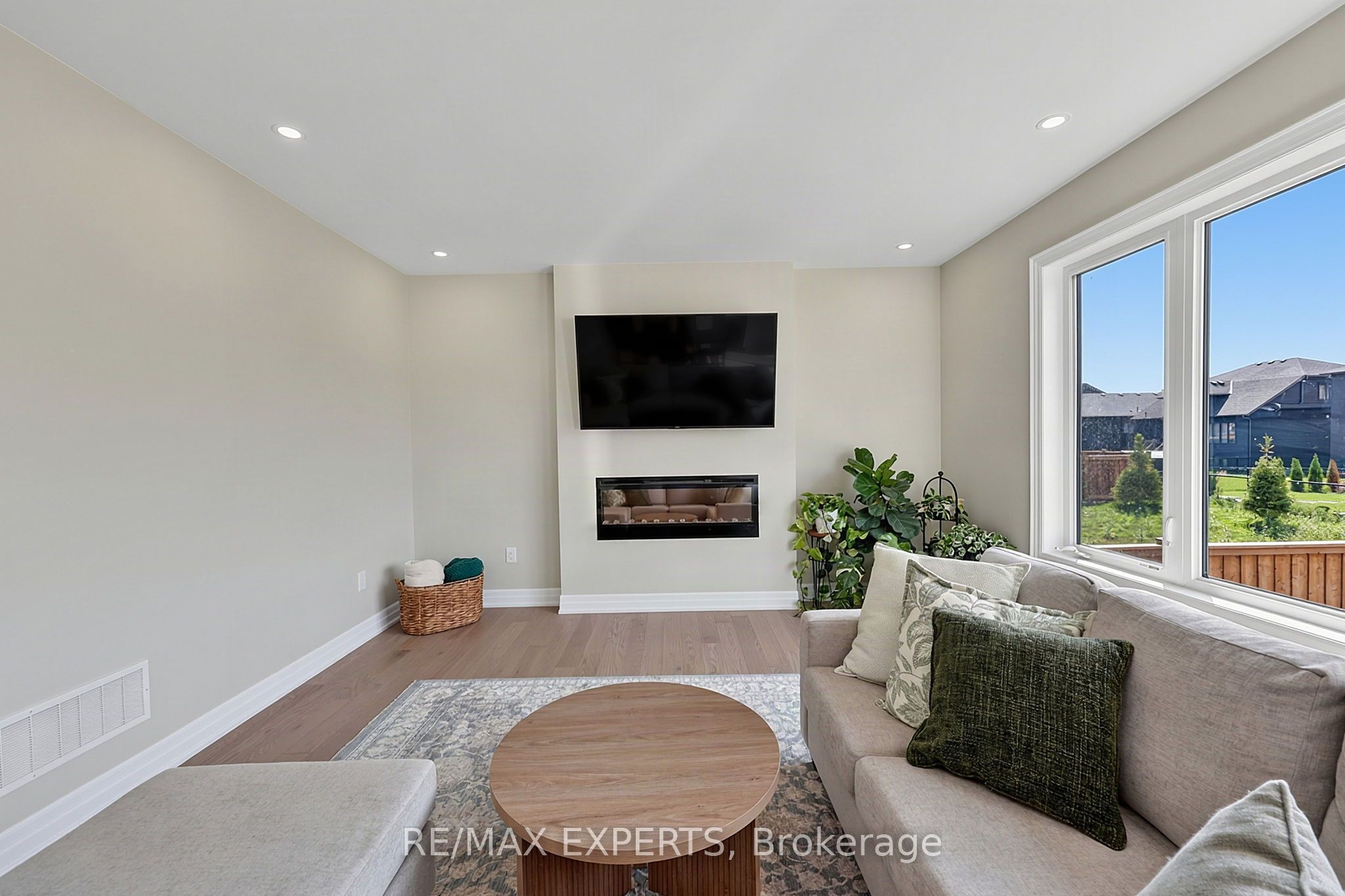 222 Mapleside Drive Property Photo 15