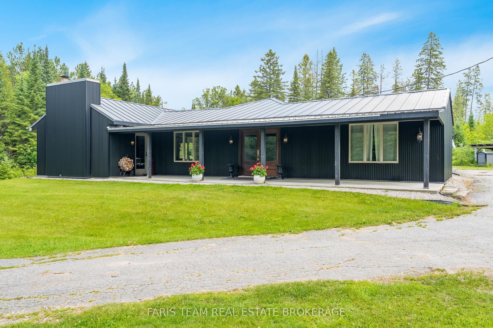 1076 Beaver Lane Property Photo 3