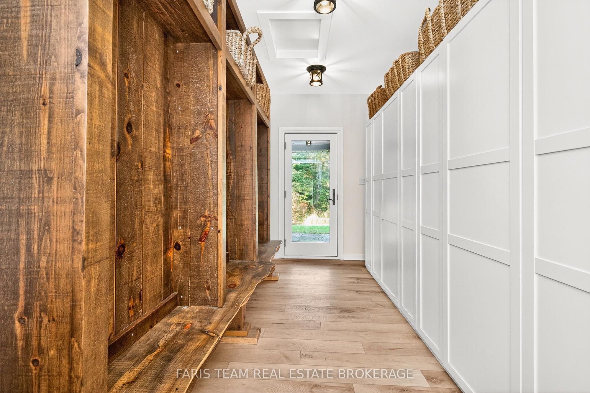 1076 Beaver Lane Property Photo 25
