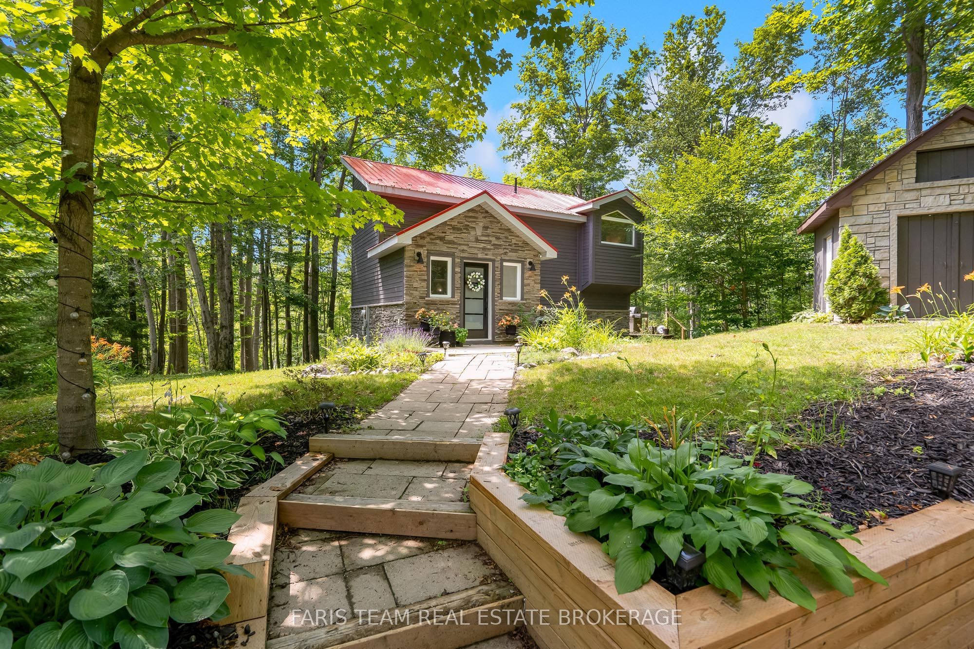 49 Huronwoods Drive Property Photo 3