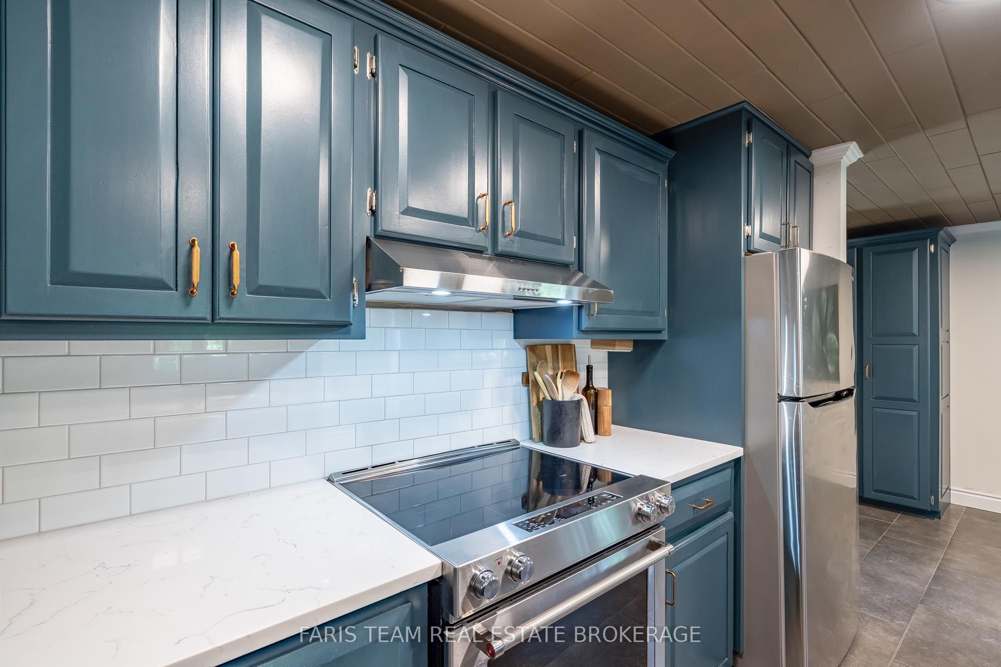 49 Huronwoods Drive Property Photo 8