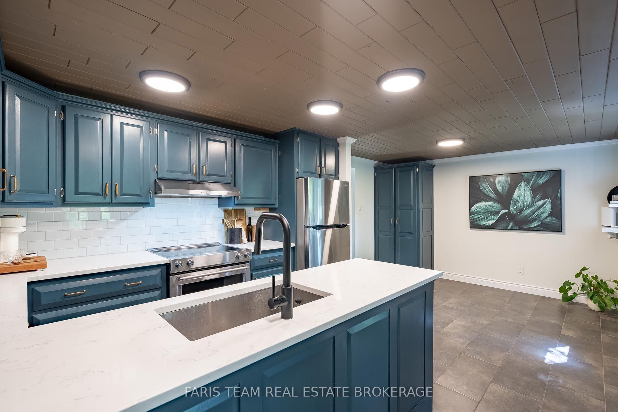 49 Huronwoods Drive Property Photo 10