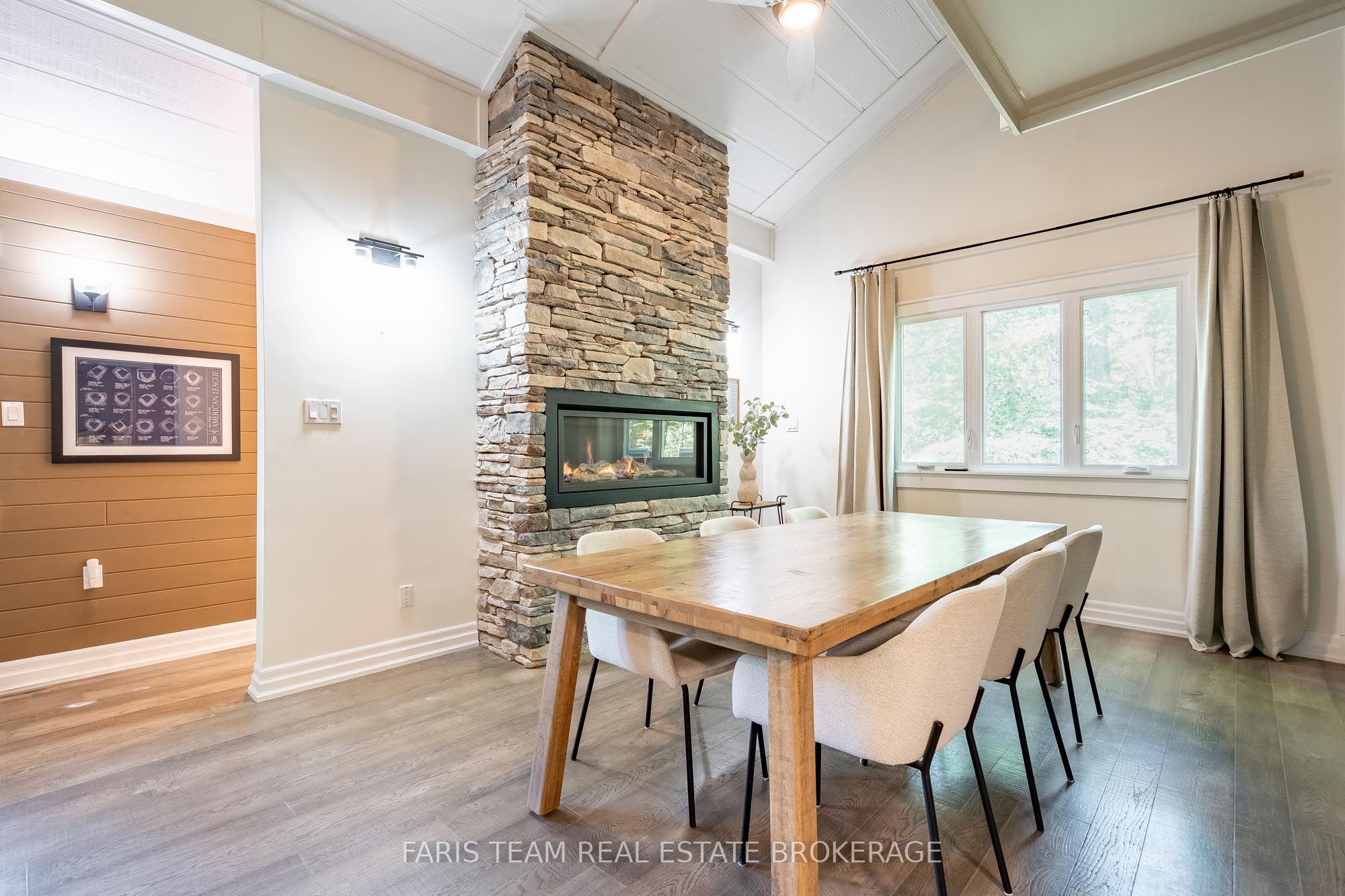 49 Huronwoods Drive Property Photo 11