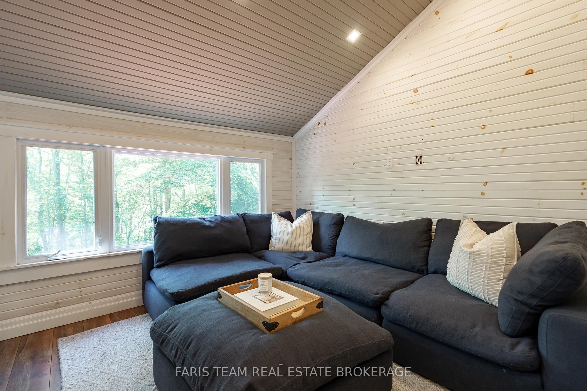 49 Huronwoods Drive Property Photo 15