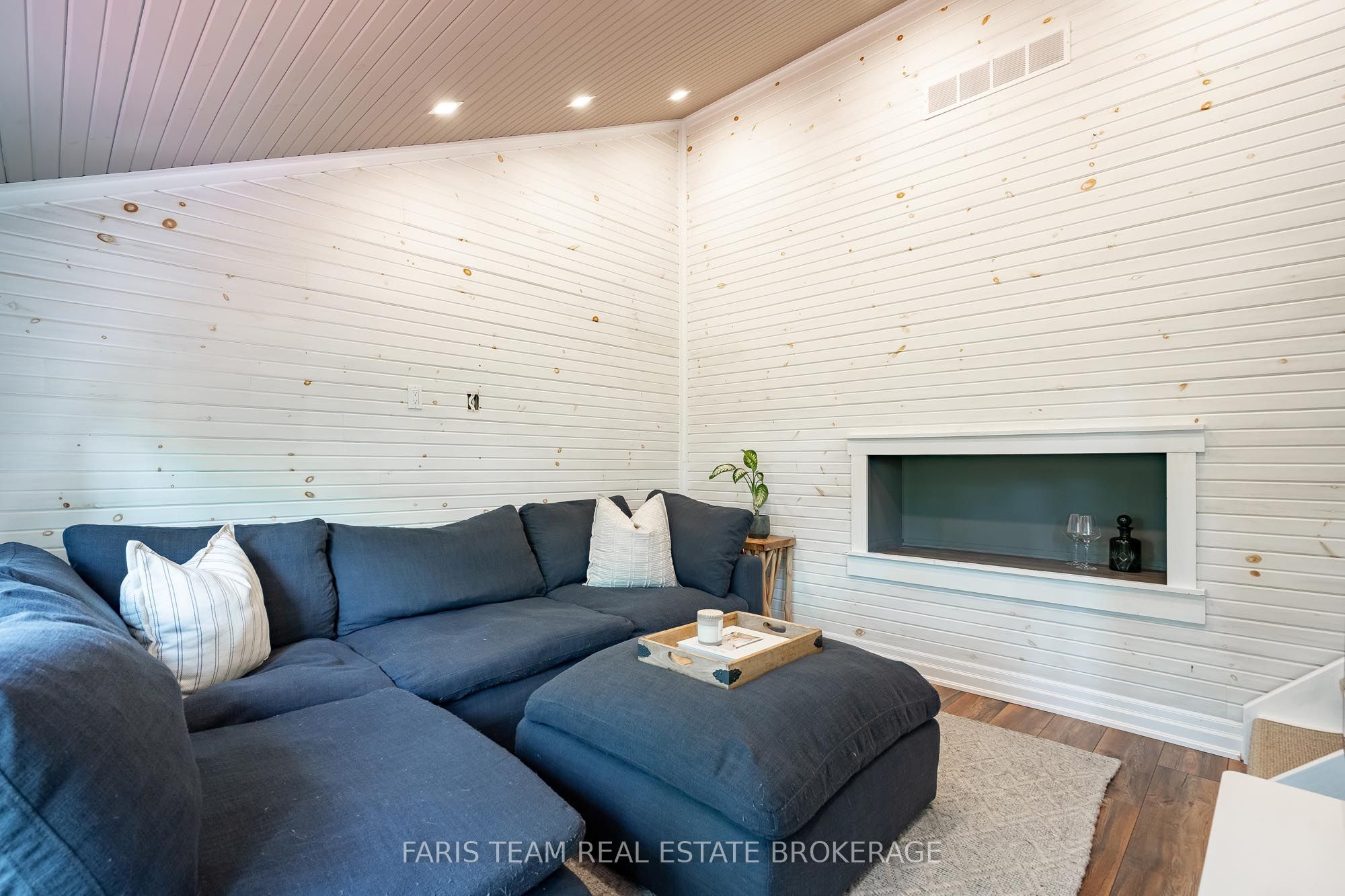 49 Huronwoods Drive Property Photo 16