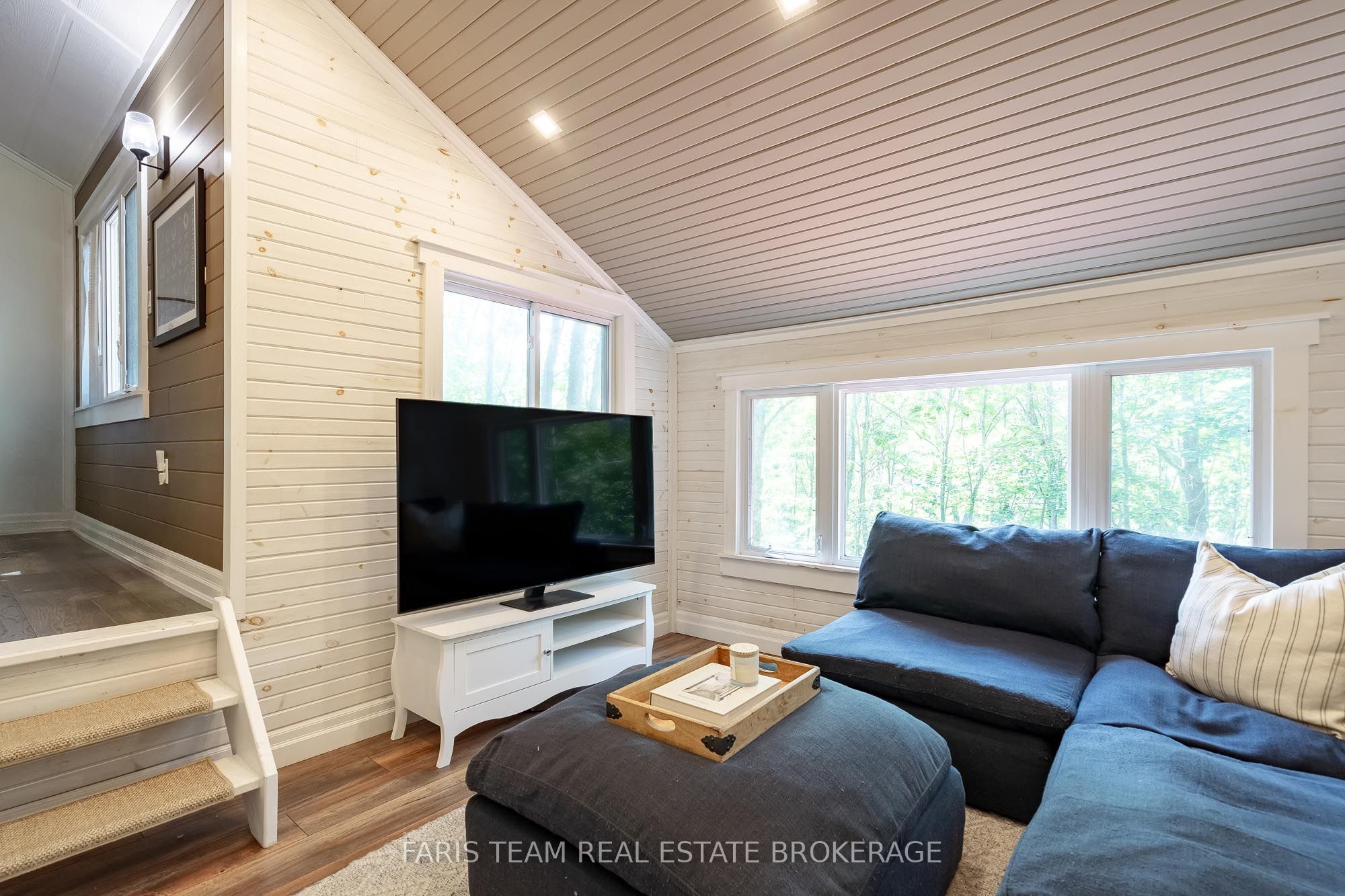 49 Huronwoods Drive Property Photo 17