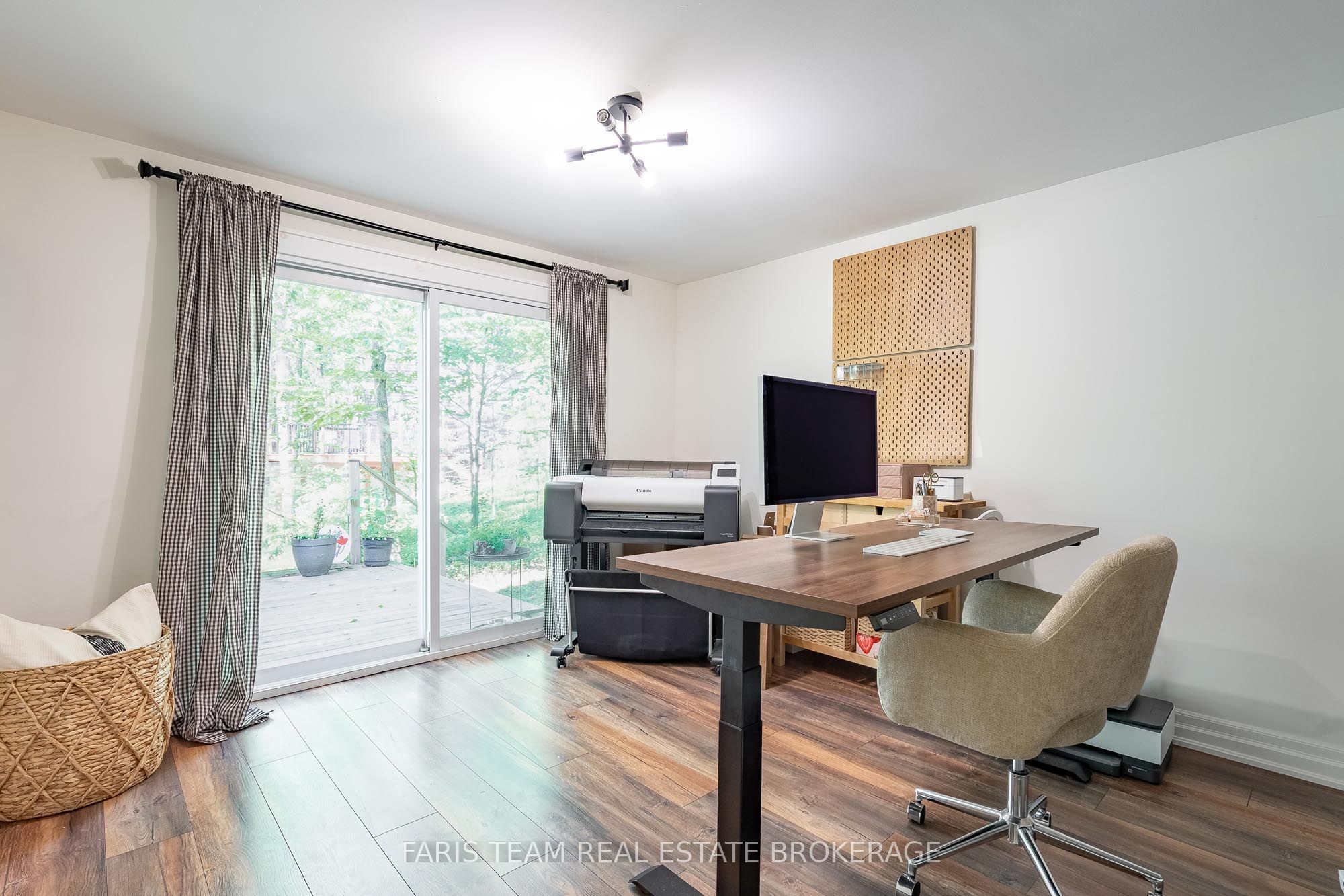 49 Huronwoods Drive Property Photo 18