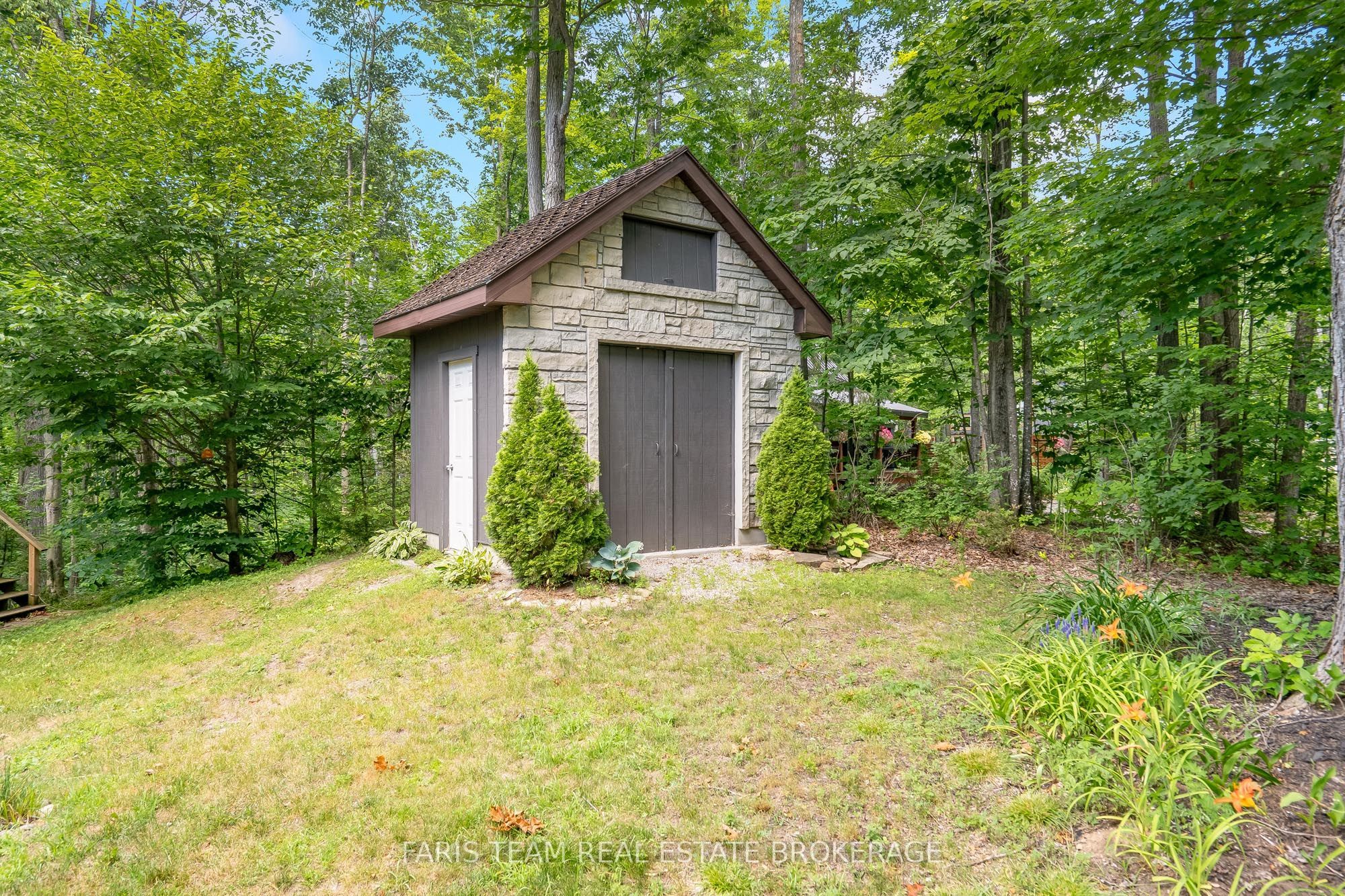 49 Huronwoods Drive Property Photo 38