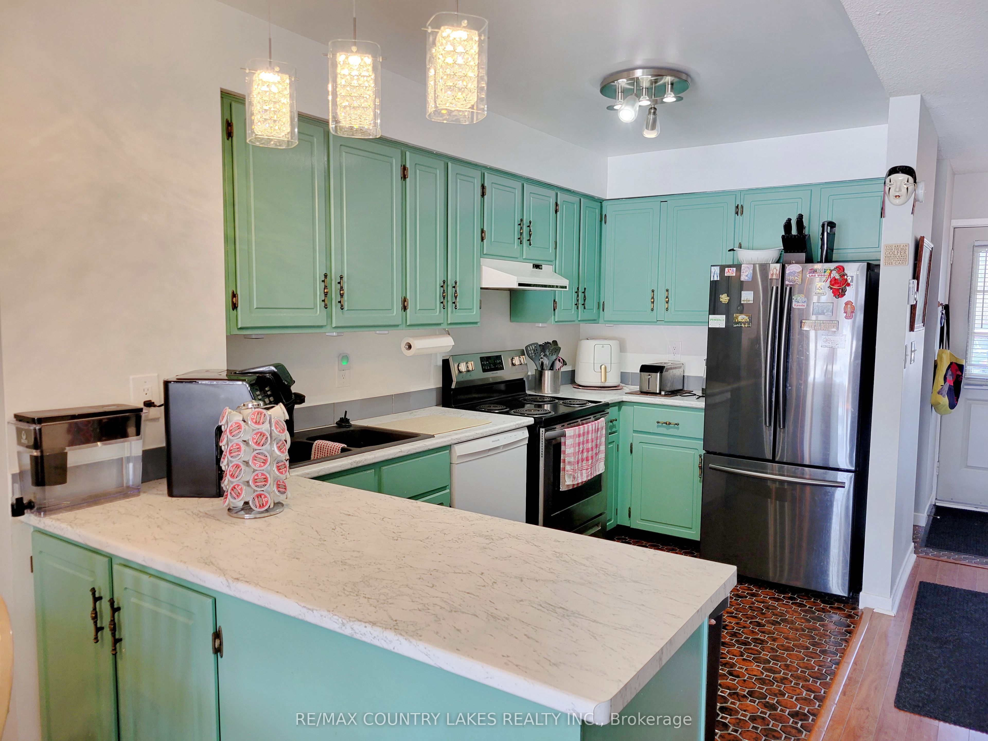 4 Paradise Boulevard 3 Property Photo 9