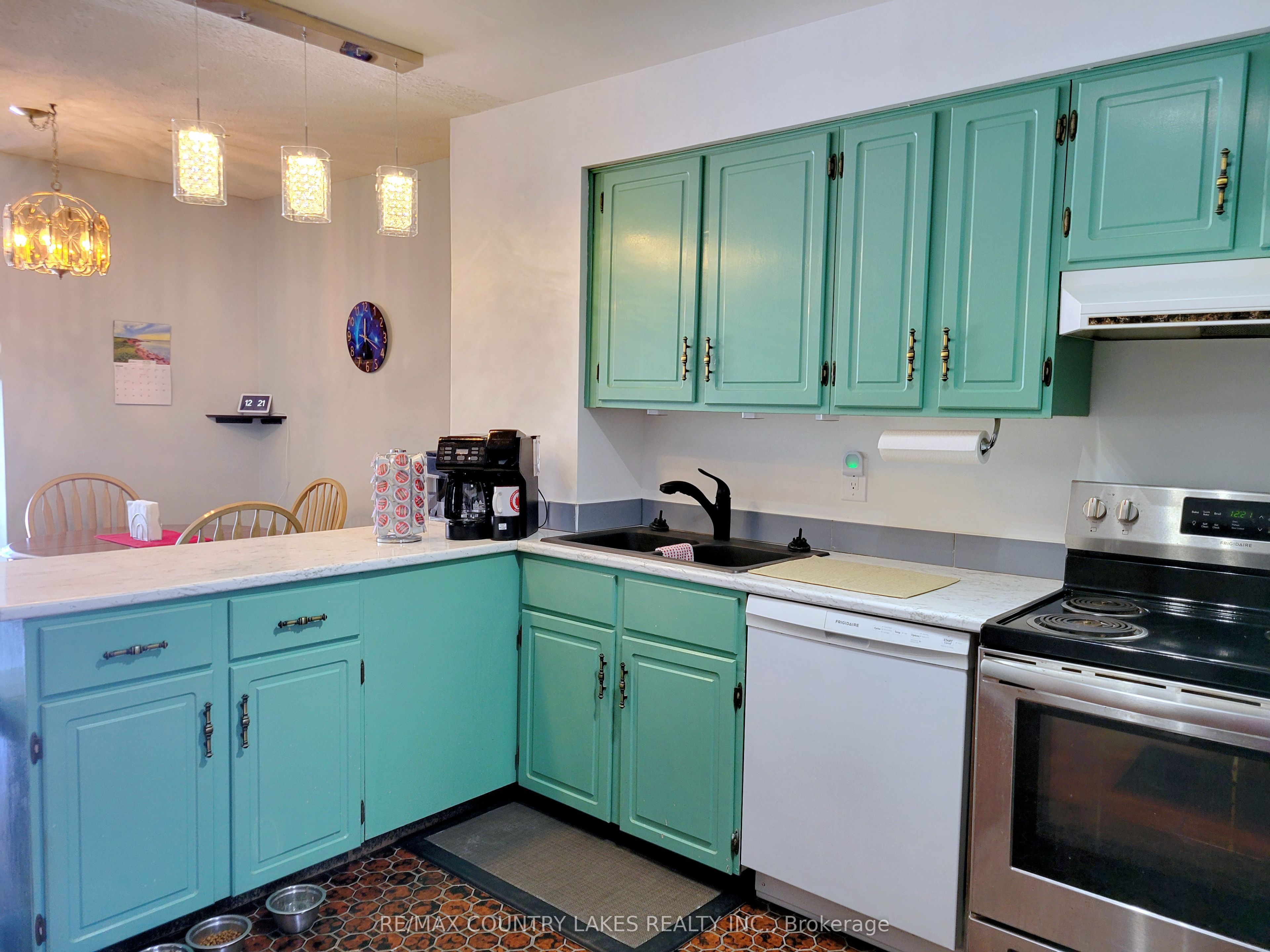 4 Paradise Boulevard 3 Property Photo 10