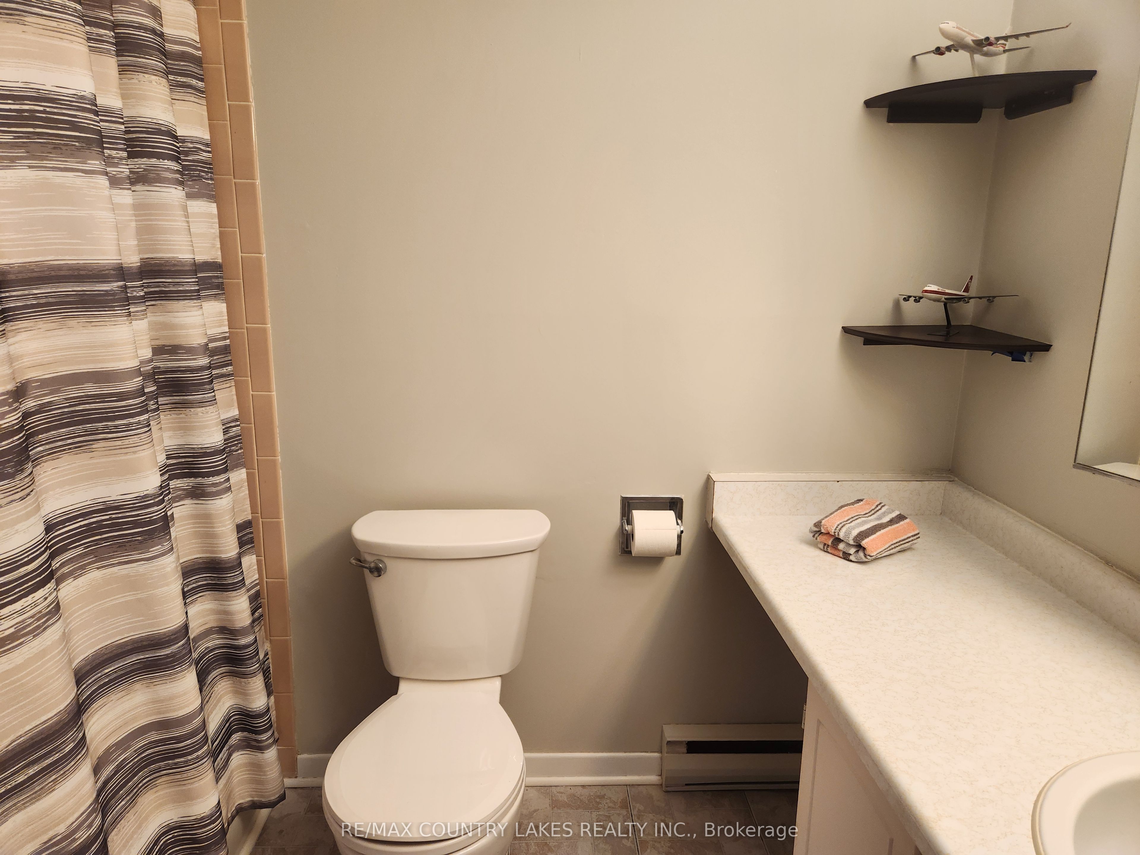 4 Paradise Boulevard 3 Property Photo 15