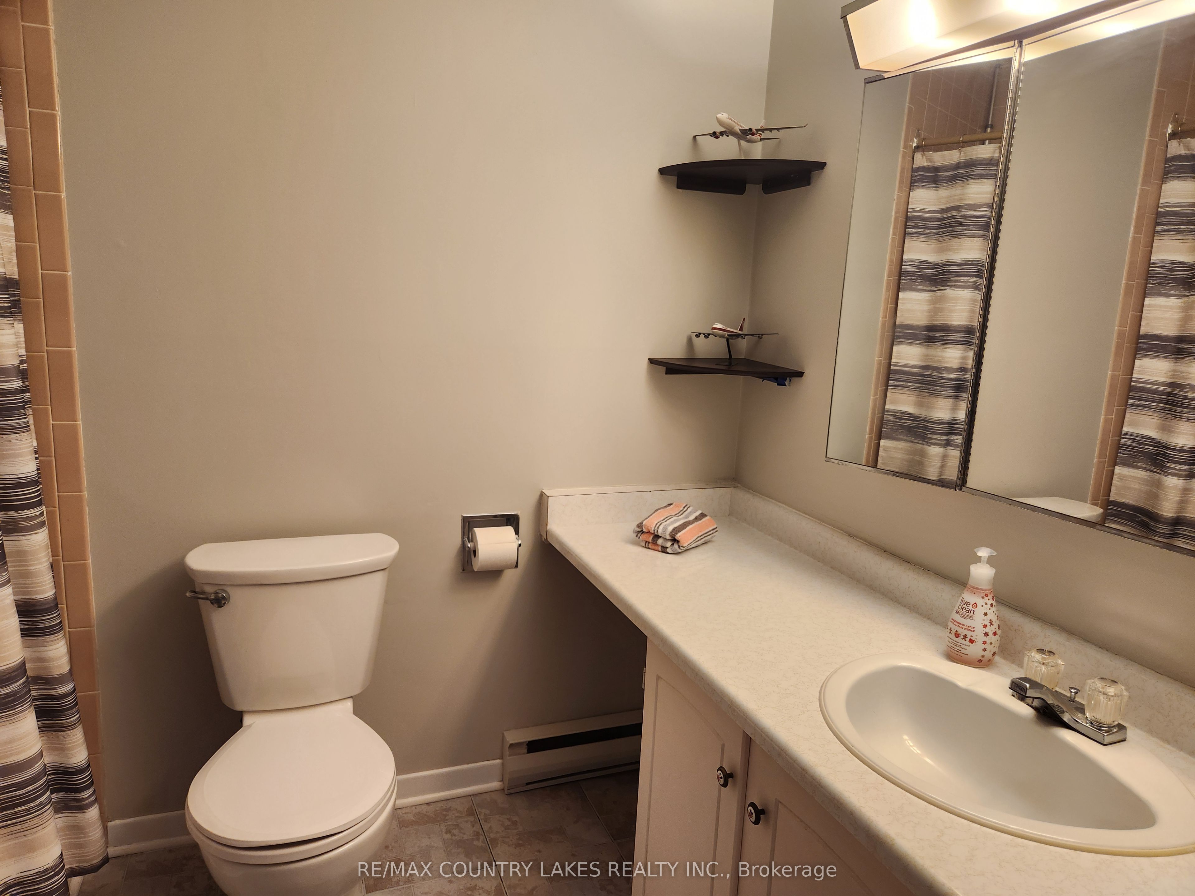 4 Paradise Boulevard 3 Property Photo 16