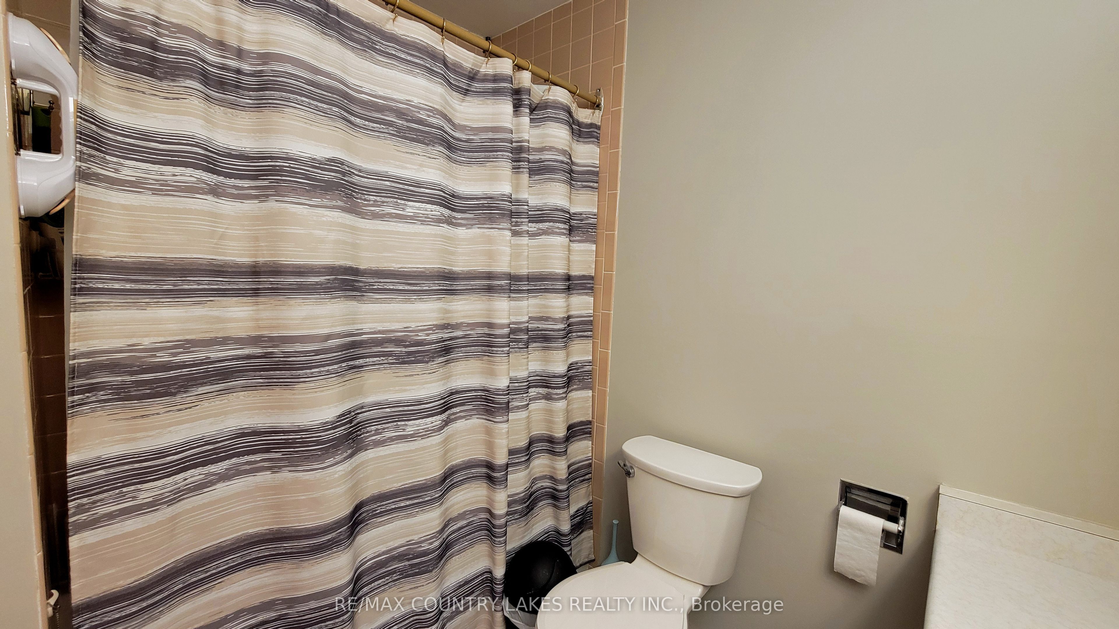 4 Paradise Boulevard 3 Property Photo 17