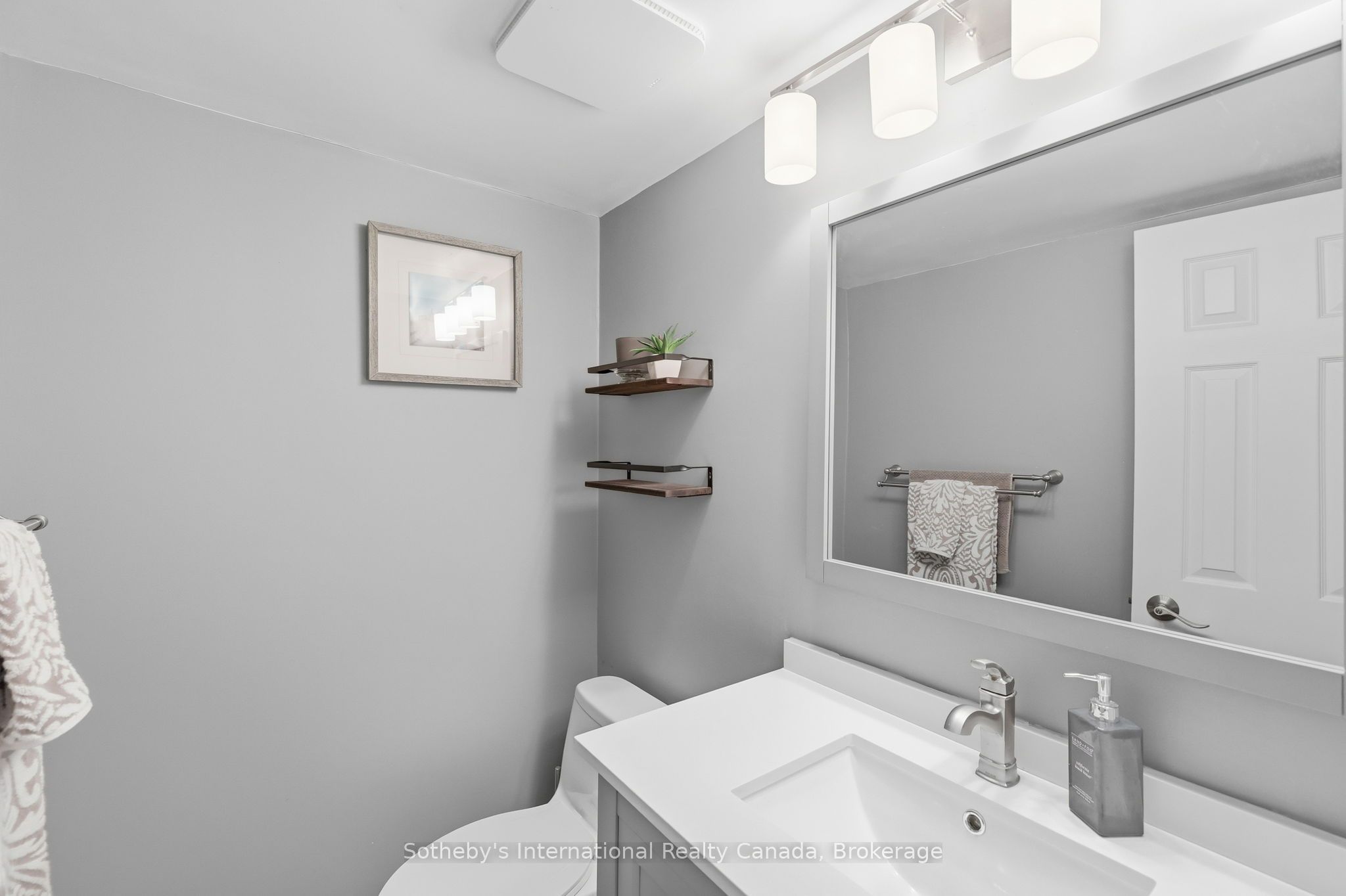 346 Mariners Way Property Photo 7