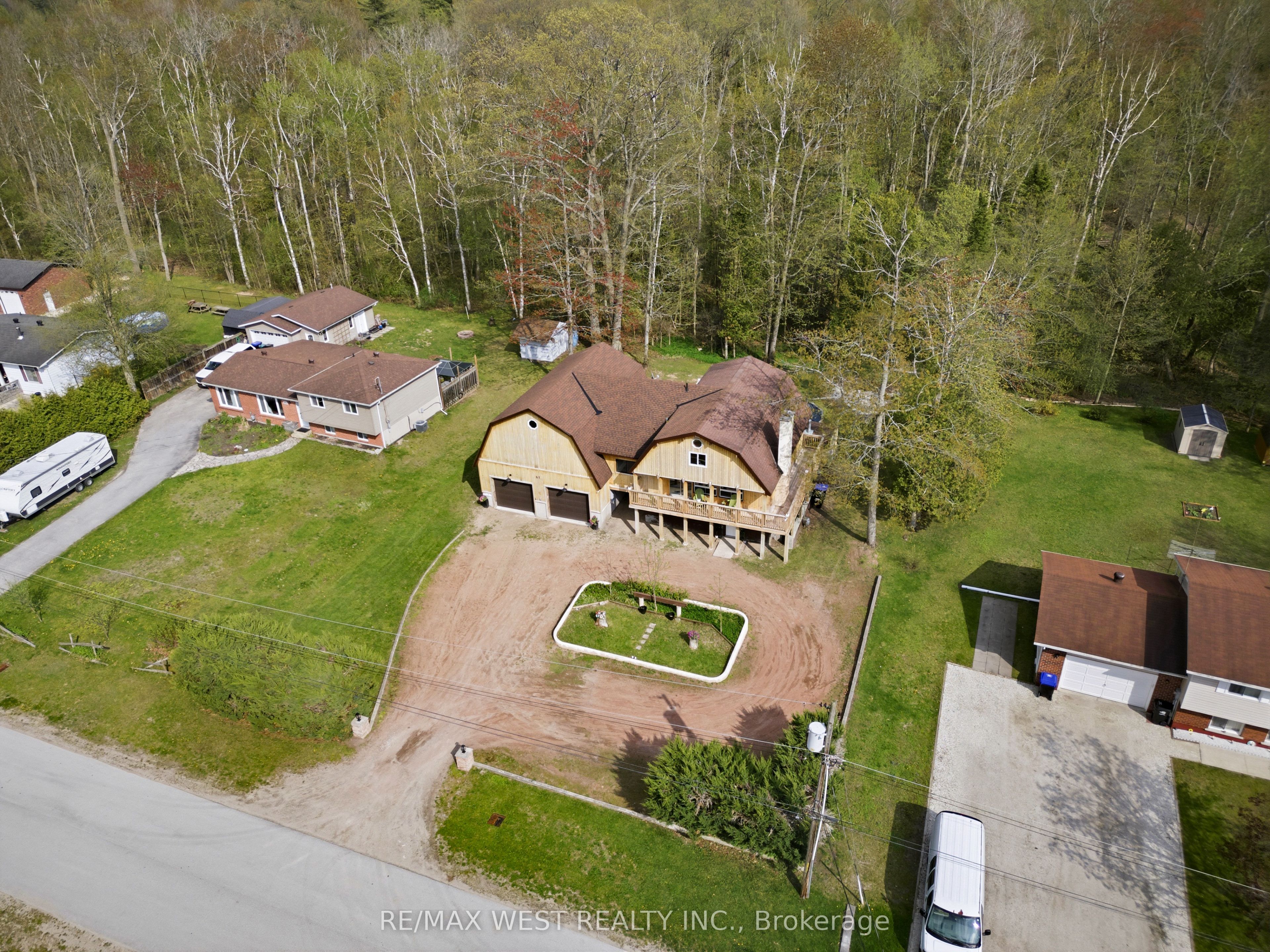 61 Antigua Drive Property Photo 2