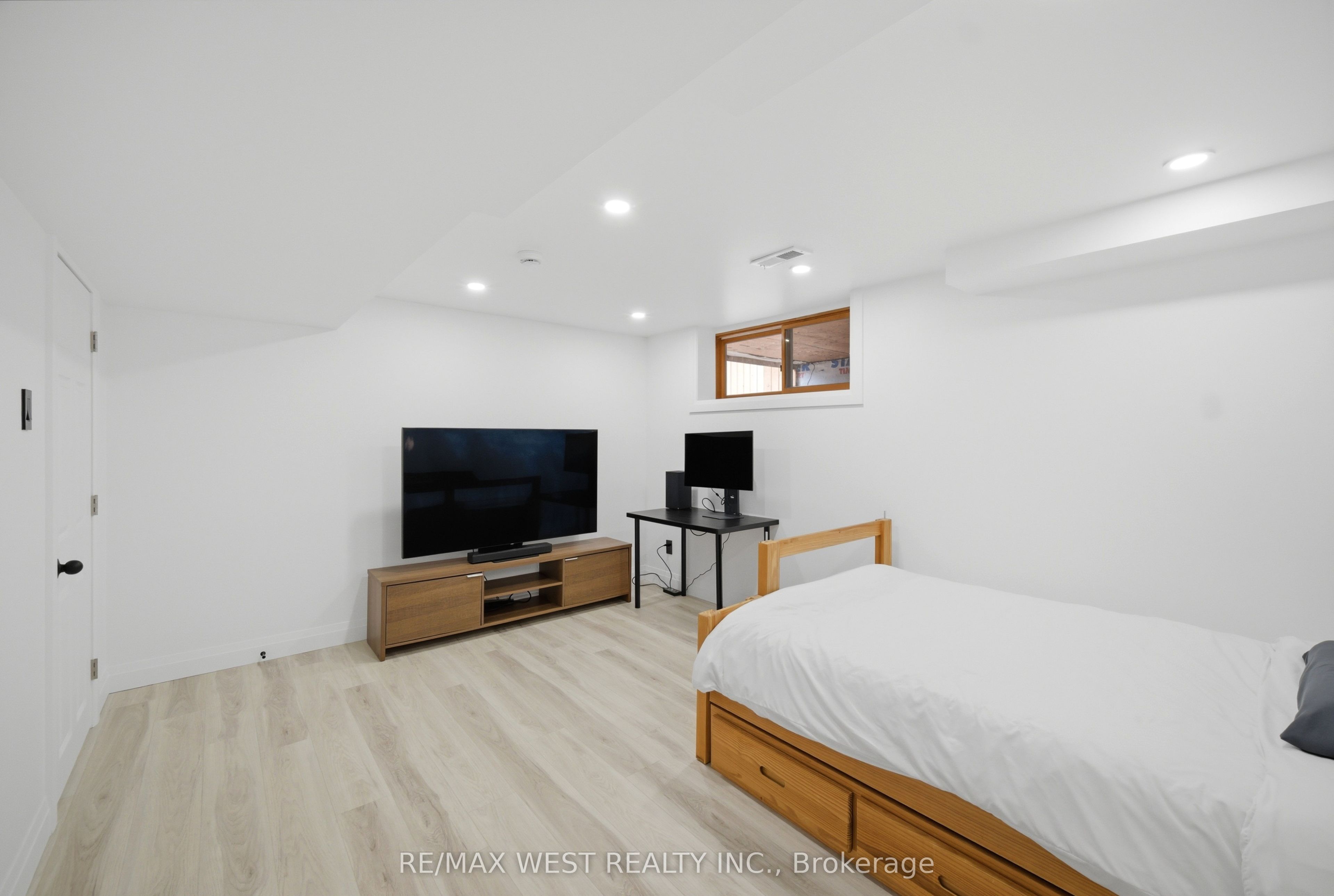 61 Antigua Drive Property Photo 10