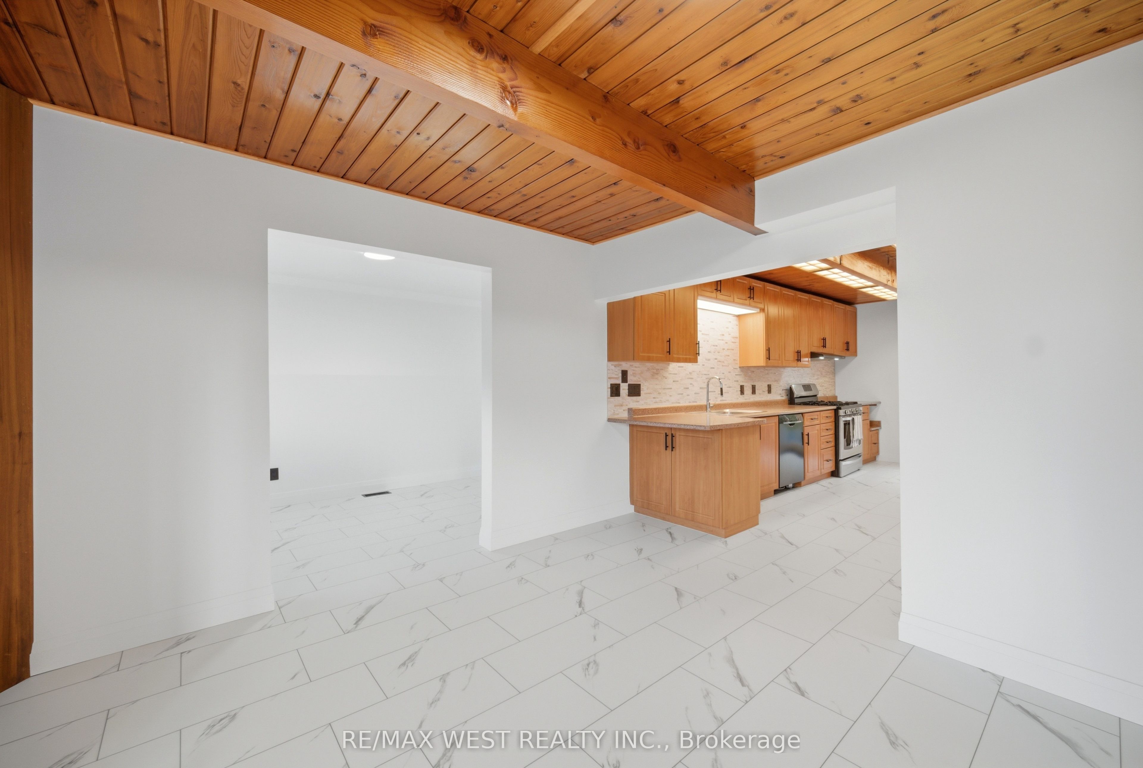 61 Antigua Drive Property Photo 15