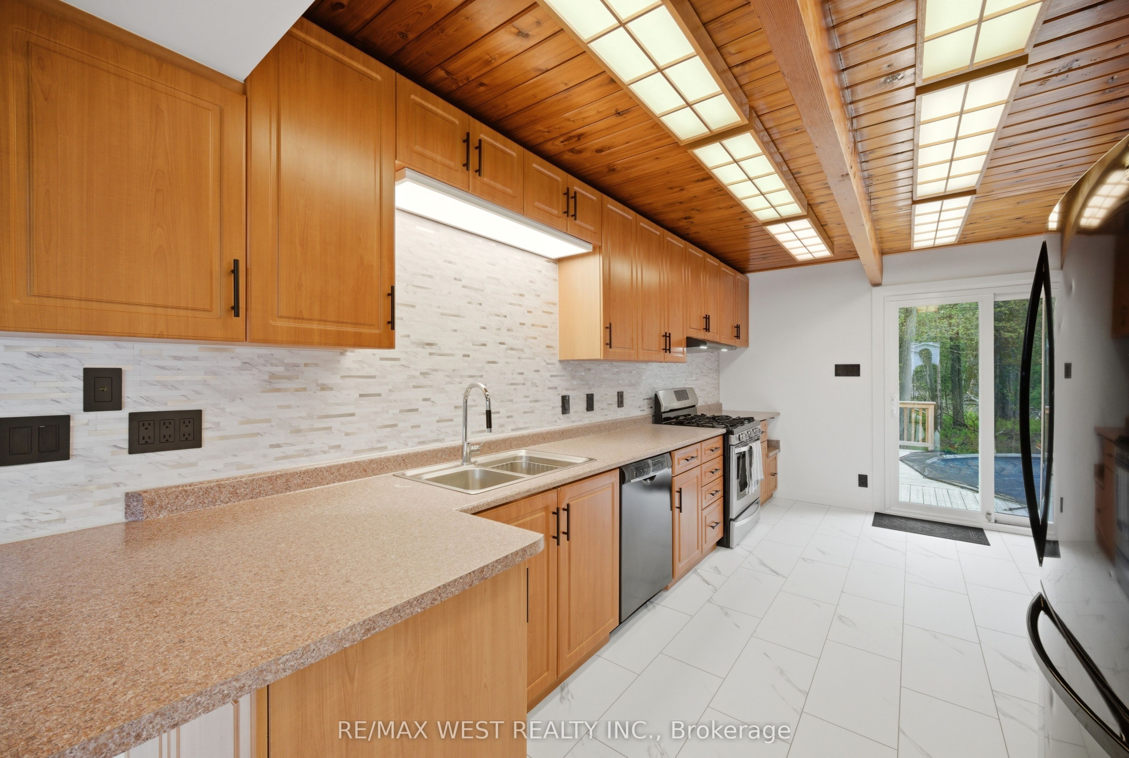 61 Antigua Drive Property Photo 17