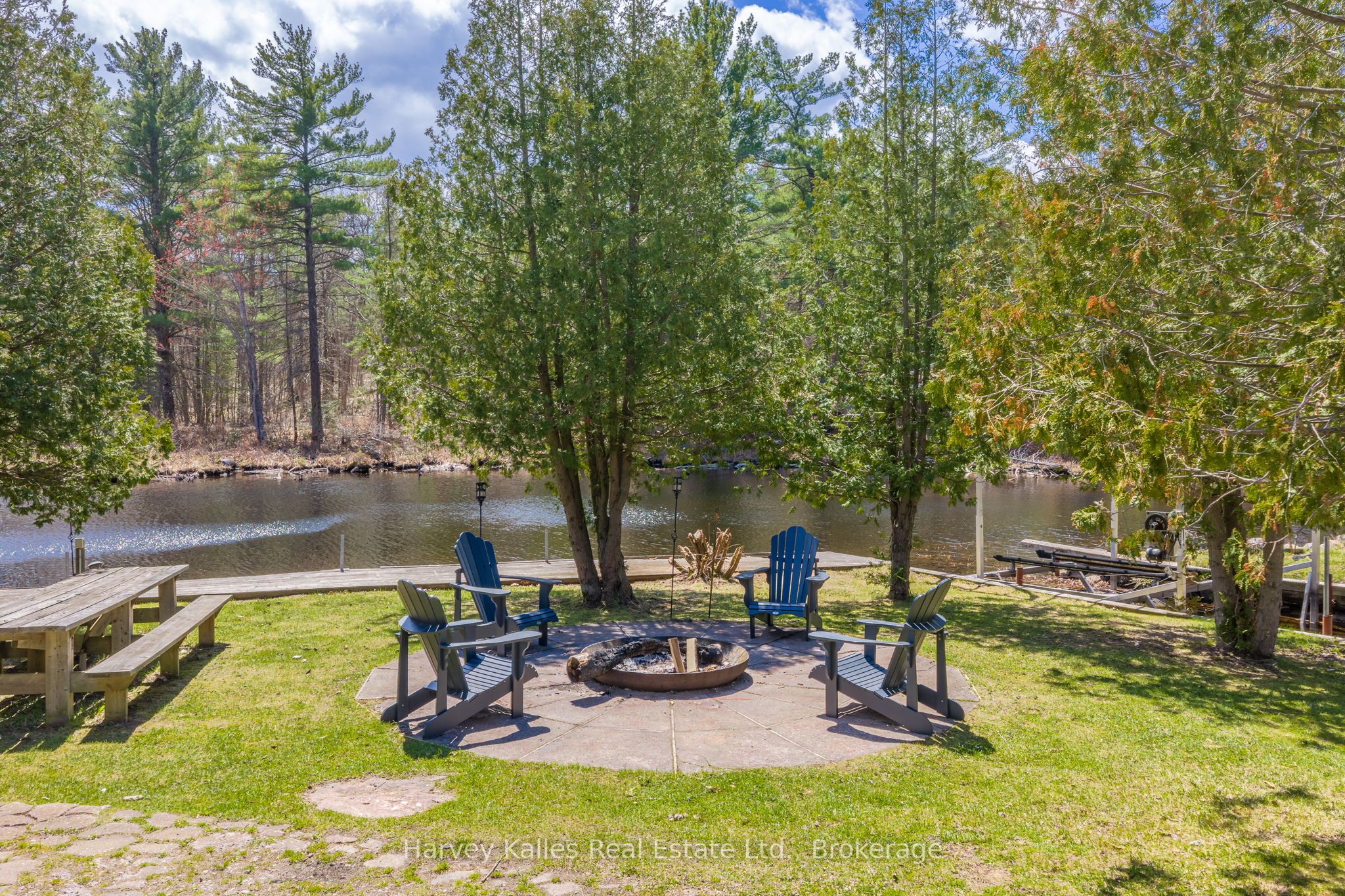 6884 & 6892 Upper Big Chute Road Property Photo 8