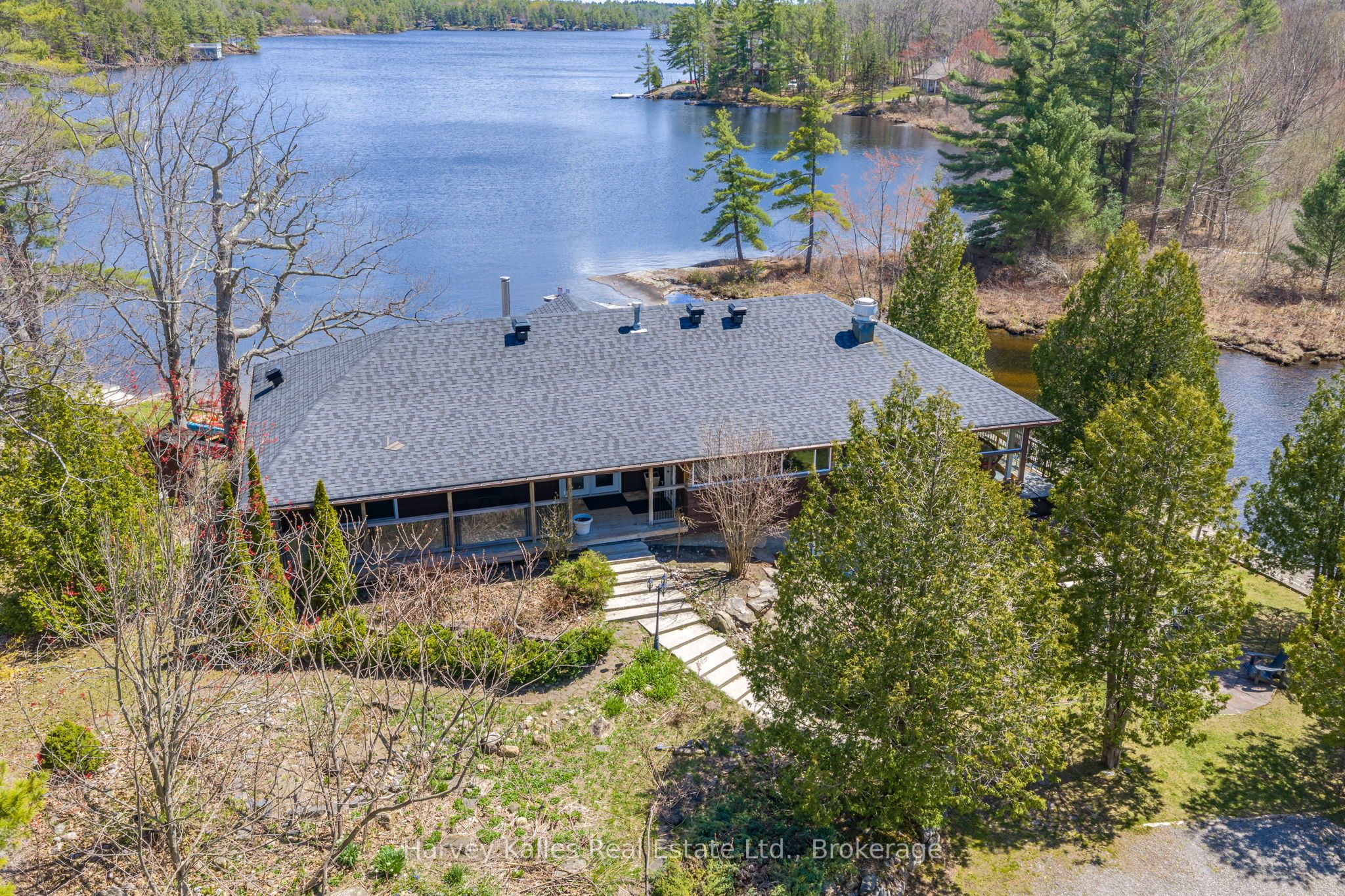 6884 & 6892 Upper Big Chute Road Property Photo 10