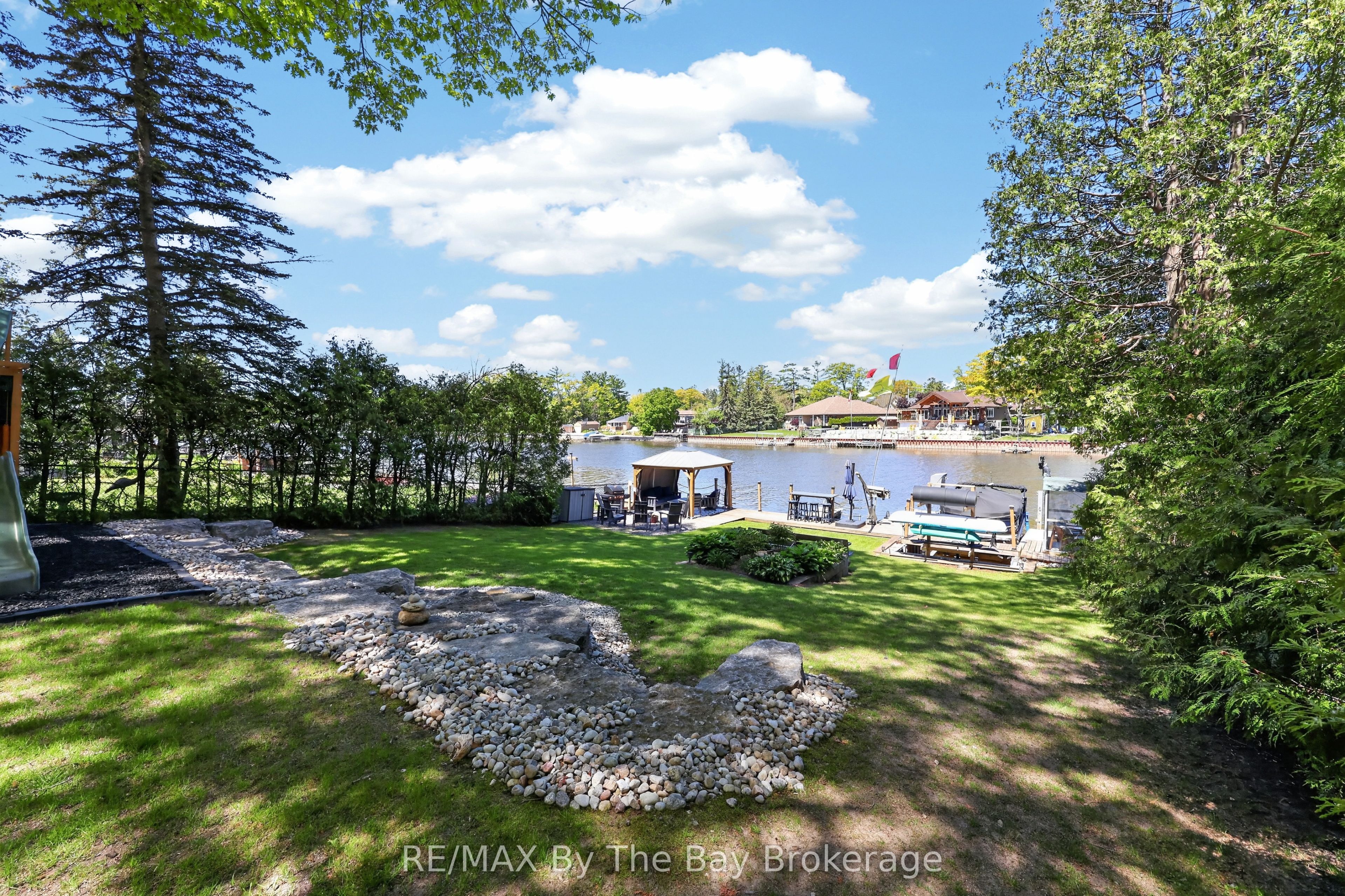 1416 River Road W Property Photo 2
