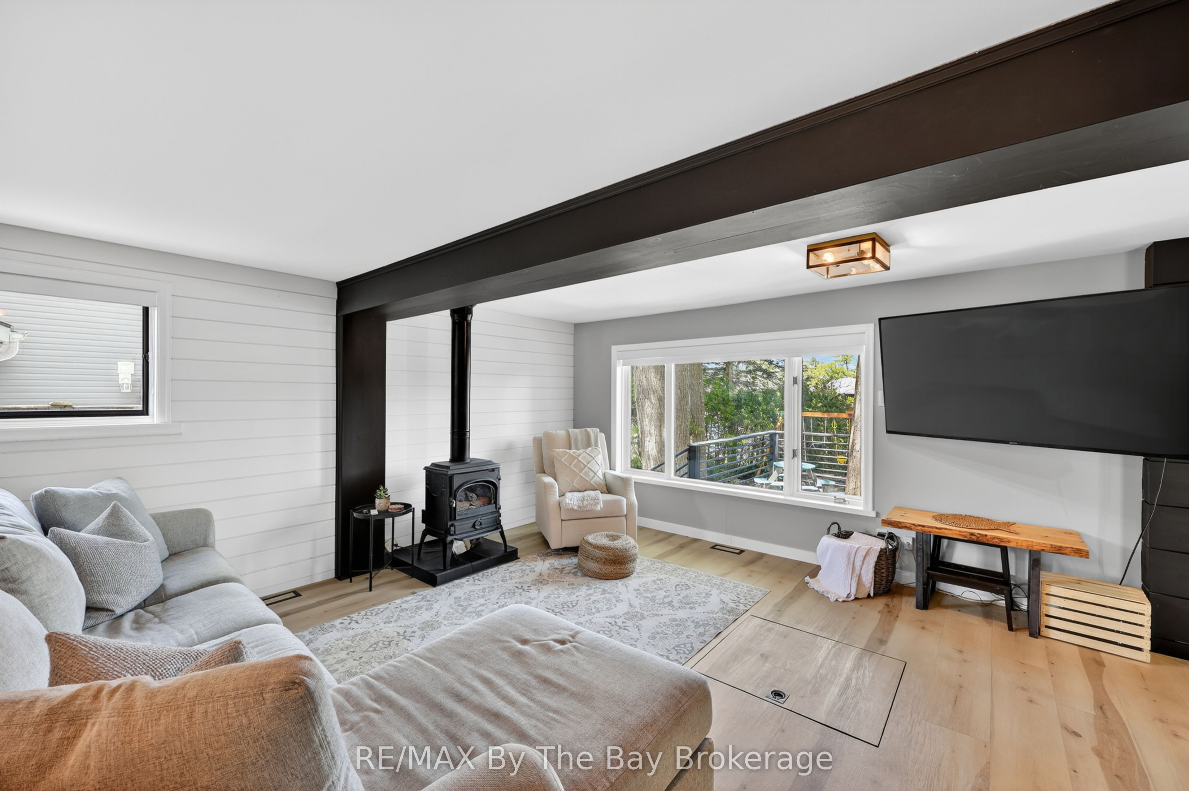 1416 River Road W Property Photo 12
