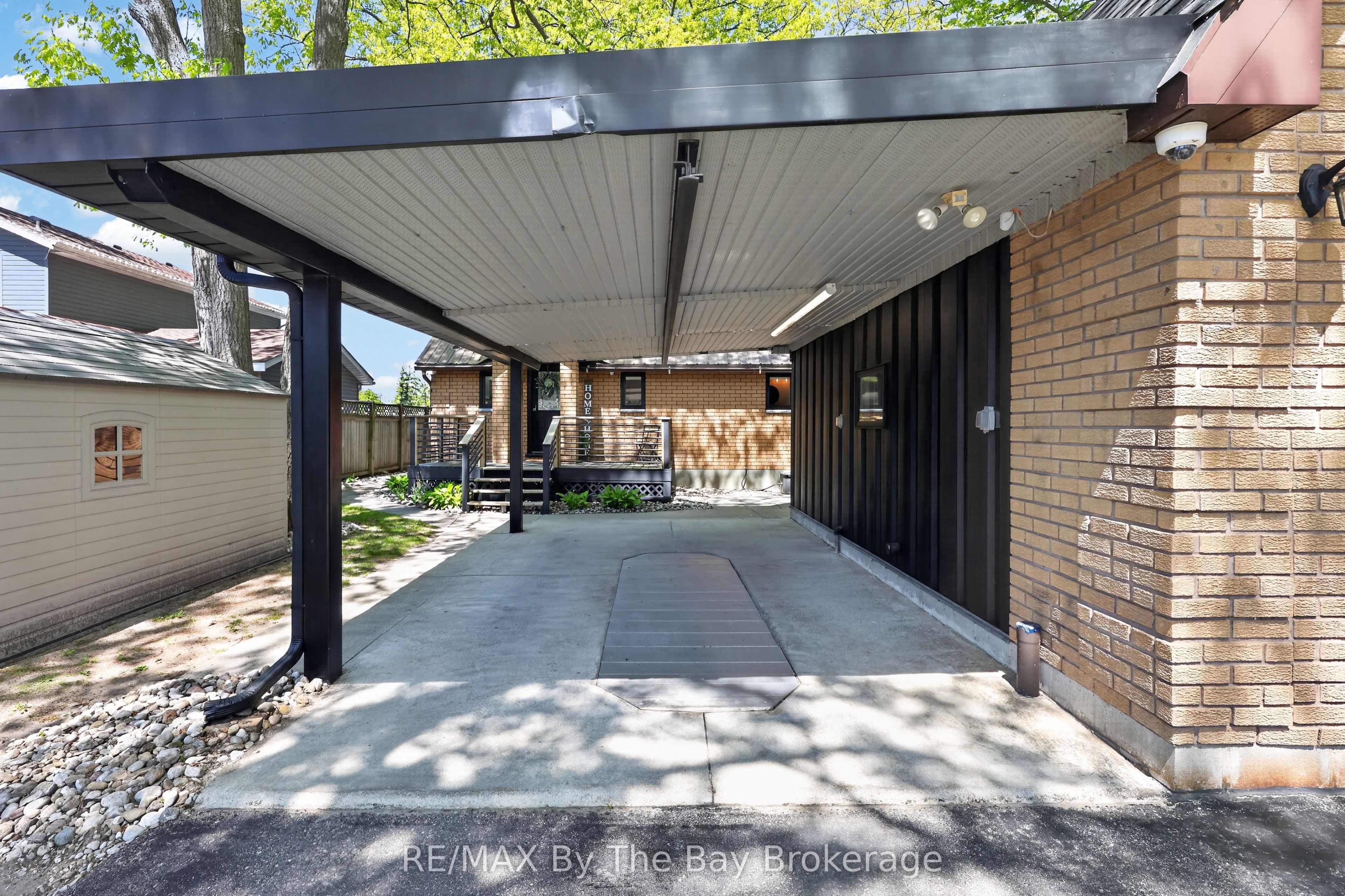 1416 River Road W Property Photo 43