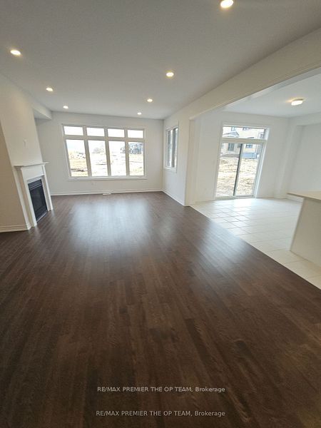 5 Abbey Crescent Property Photo 2