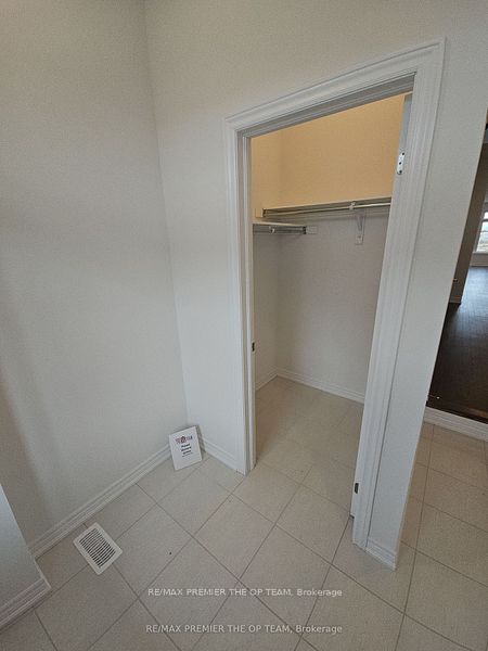 5 Abbey Crescent Property Photo 5