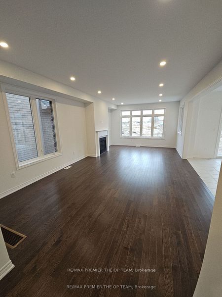 5 Abbey Crescent Property Photo 7