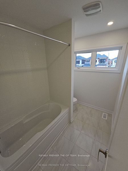 5 Abbey Crescent Property Photo 9