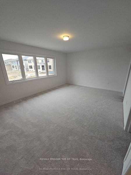 5 Abbey Crescent Property Photo 10