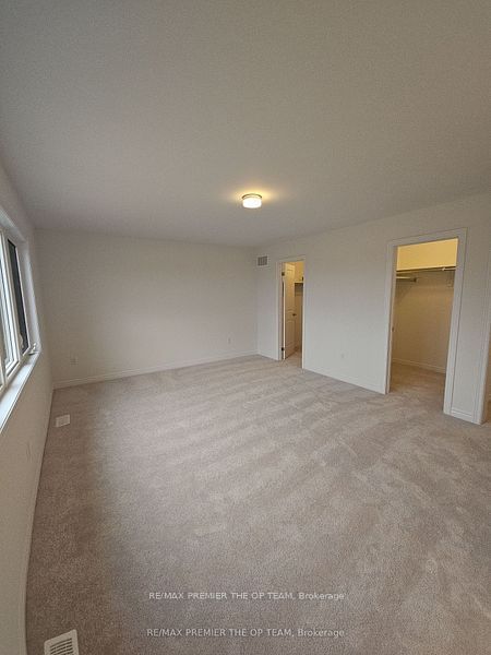 5 Abbey Crescent Property Photo 11