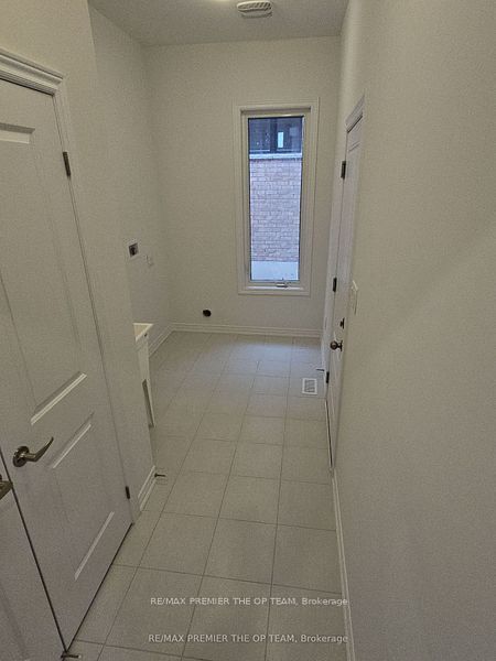 5 Abbey Crescent Property Photo 12