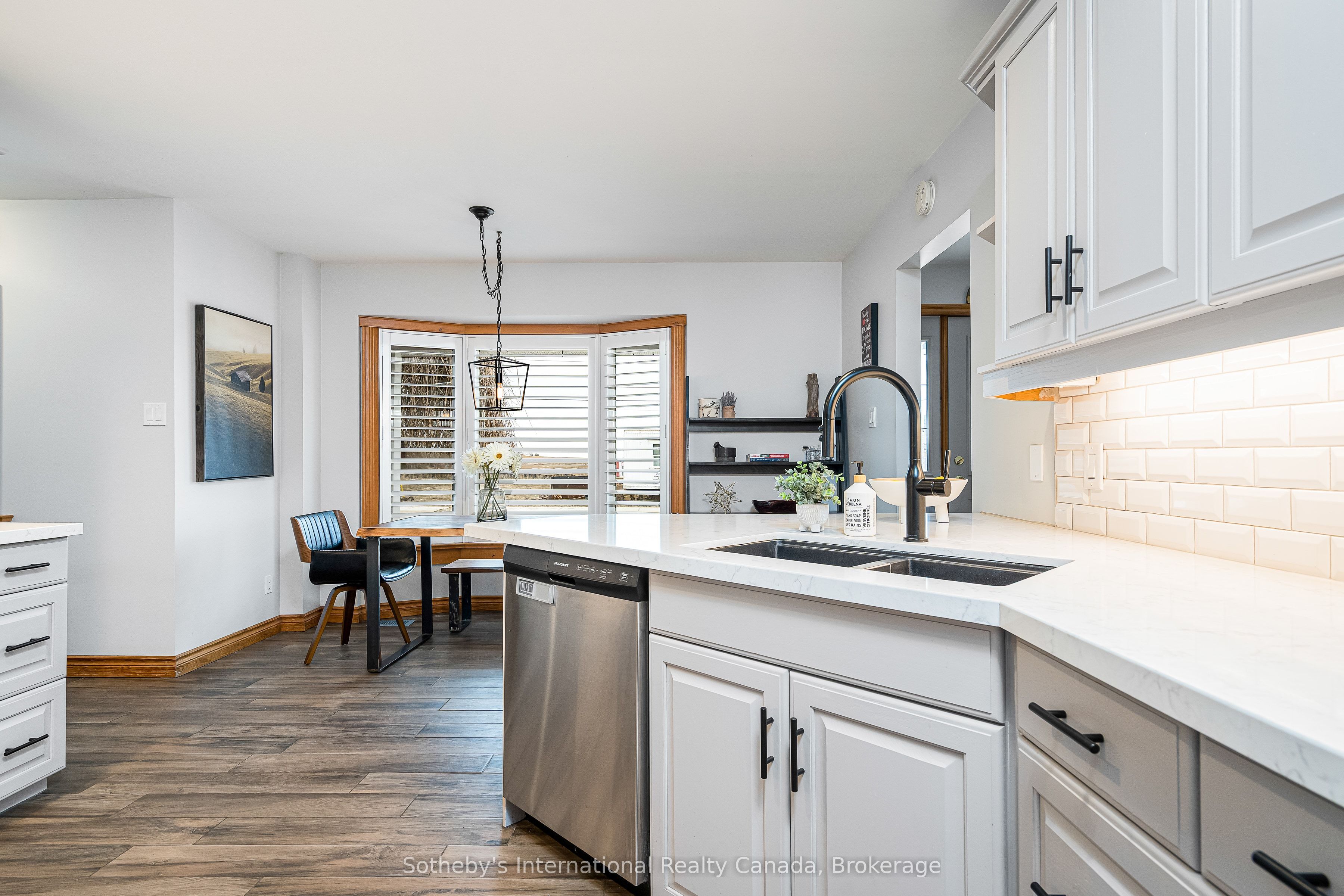 154 Mary Street Property Photo 8