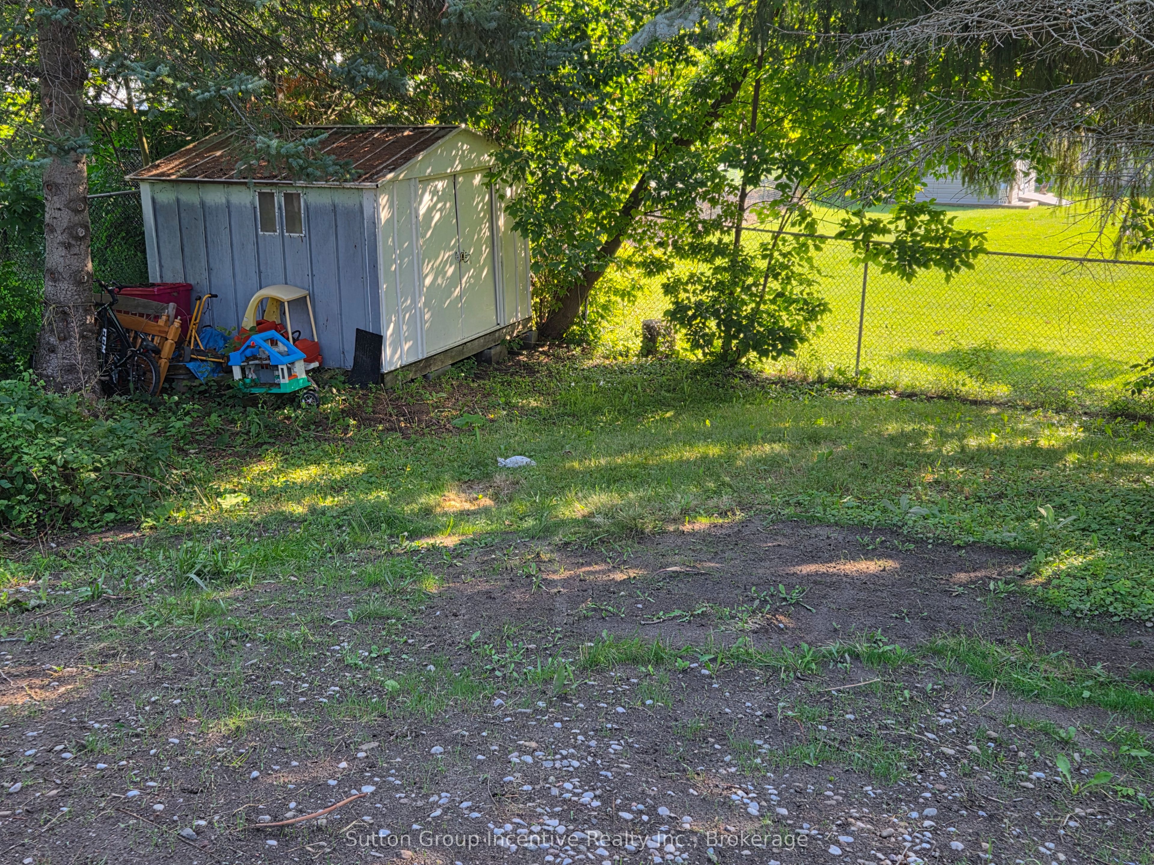 3985 Joyland Drive Property Photo 7