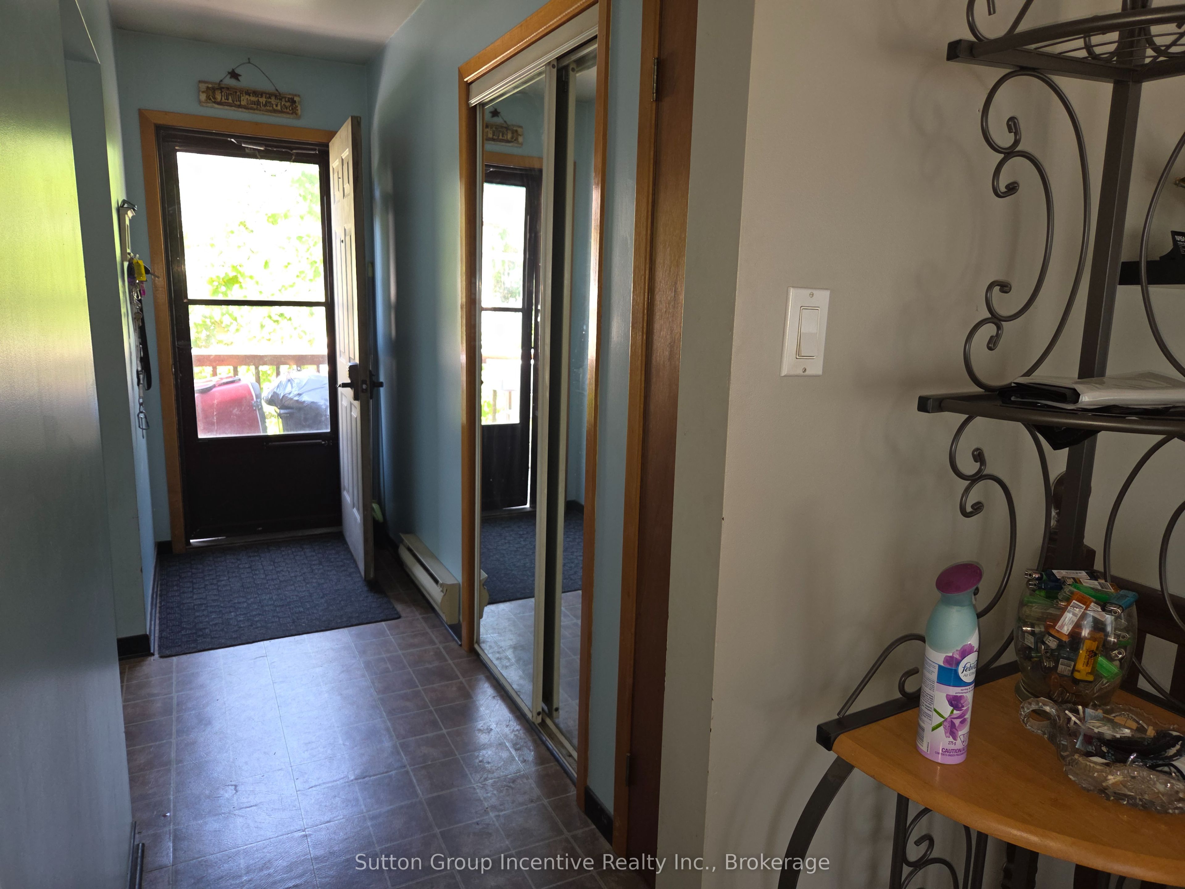 3985 Joyland Drive Property Photo 8