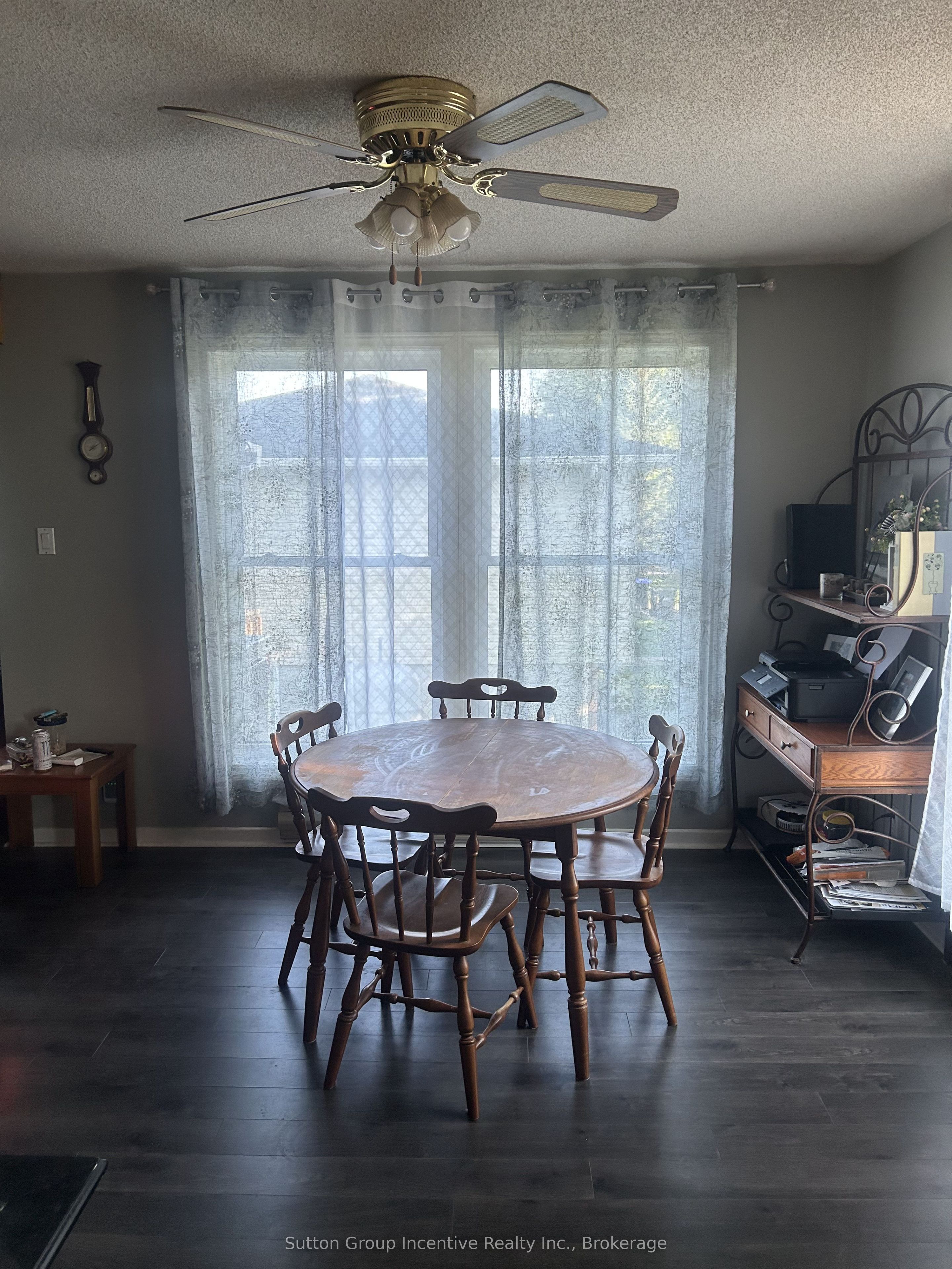 3985 Joyland Drive Property Photo 10