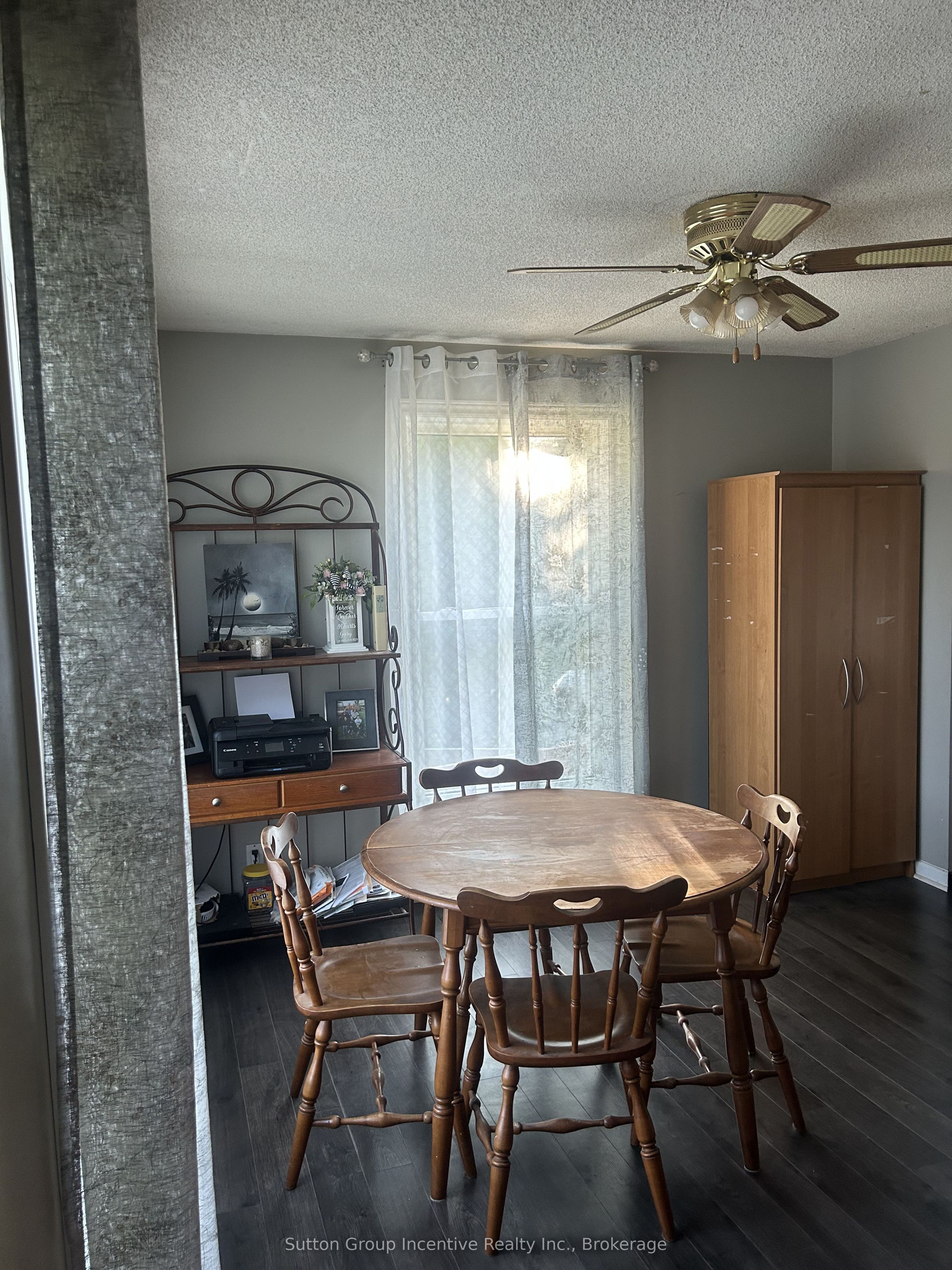 3985 Joyland Drive Property Photo 11